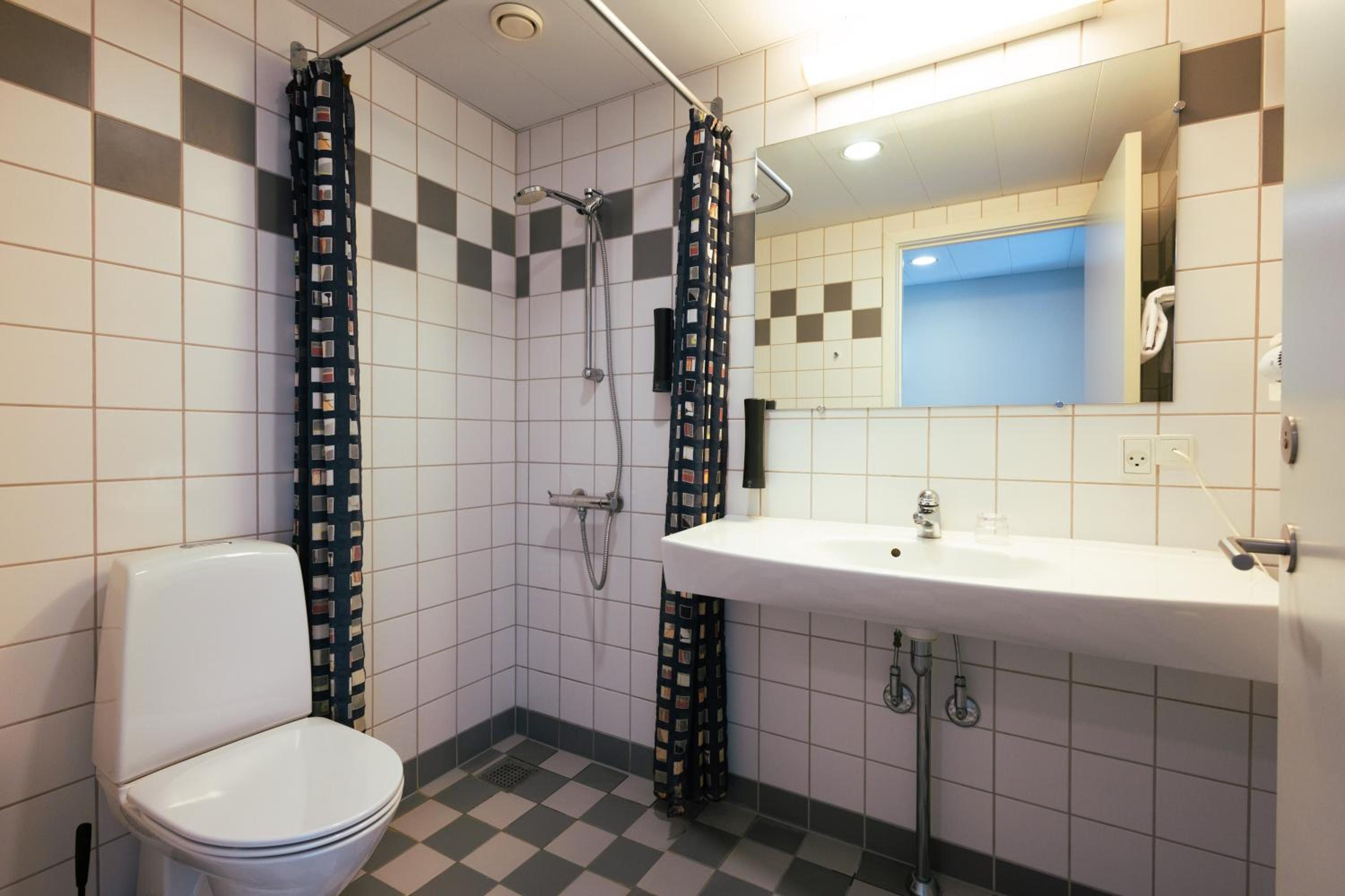 Standard Double or Twin Room photo 3