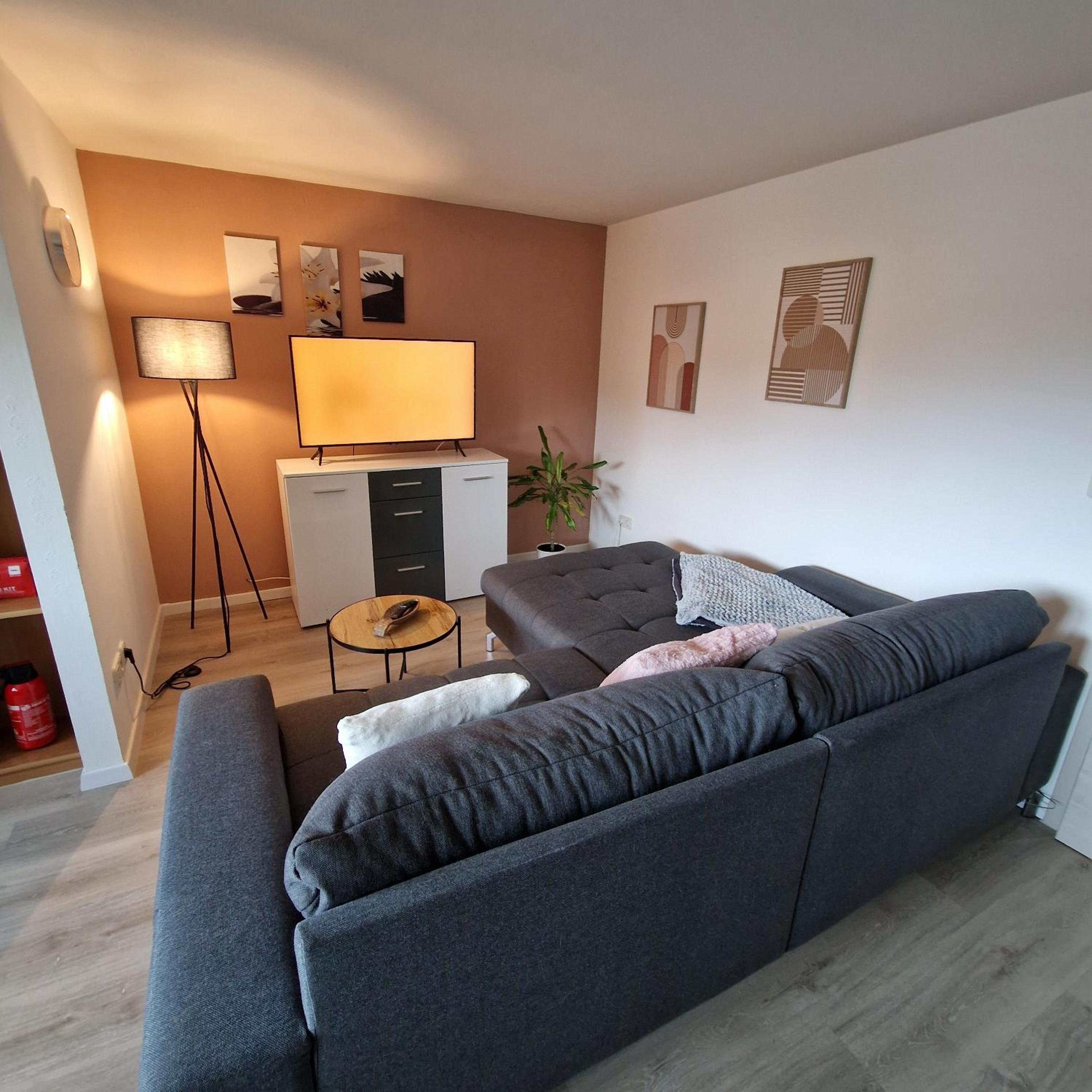 One-Bedroom Apartment photo 1