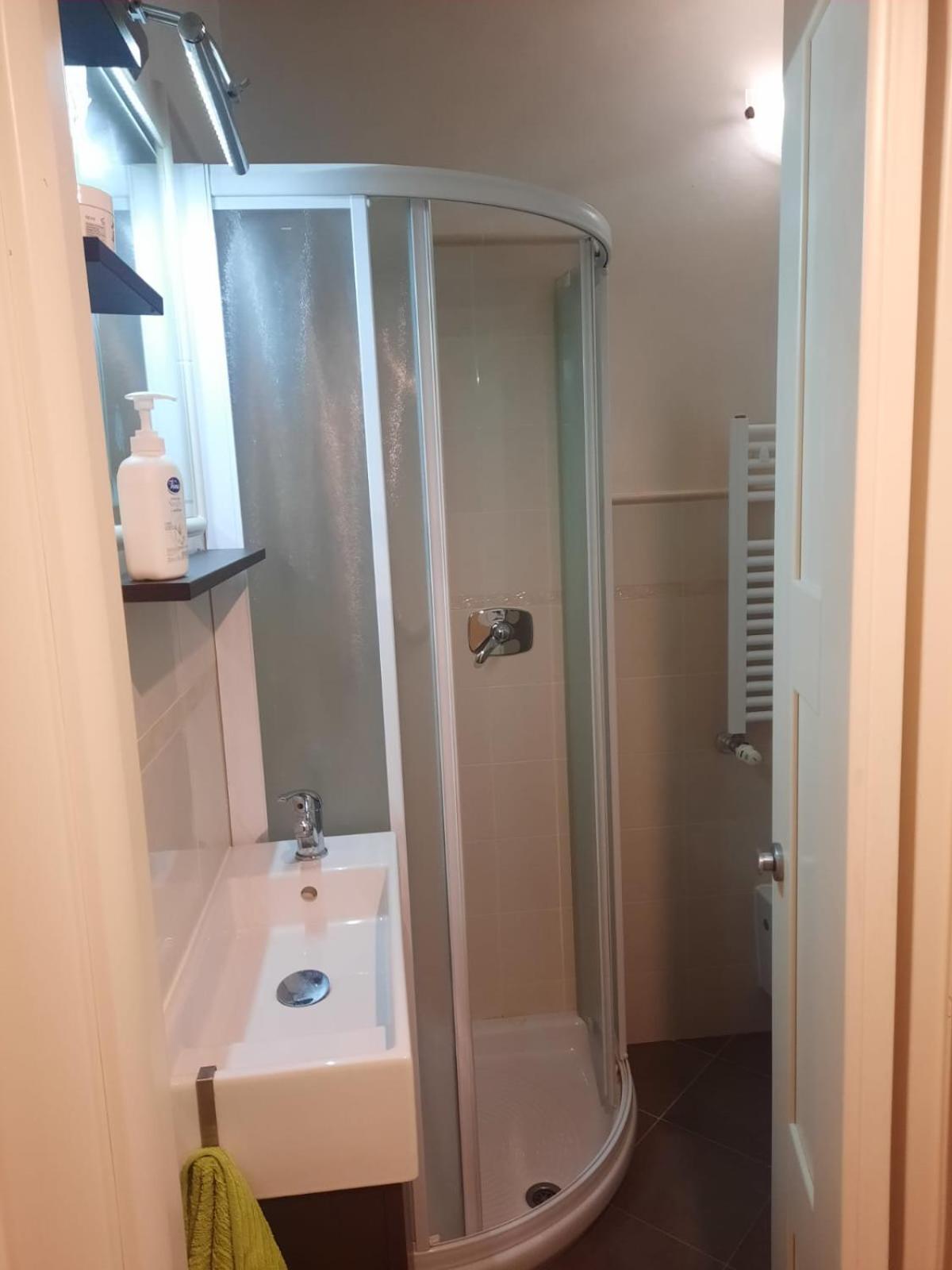 One-Bedroom House photo 2