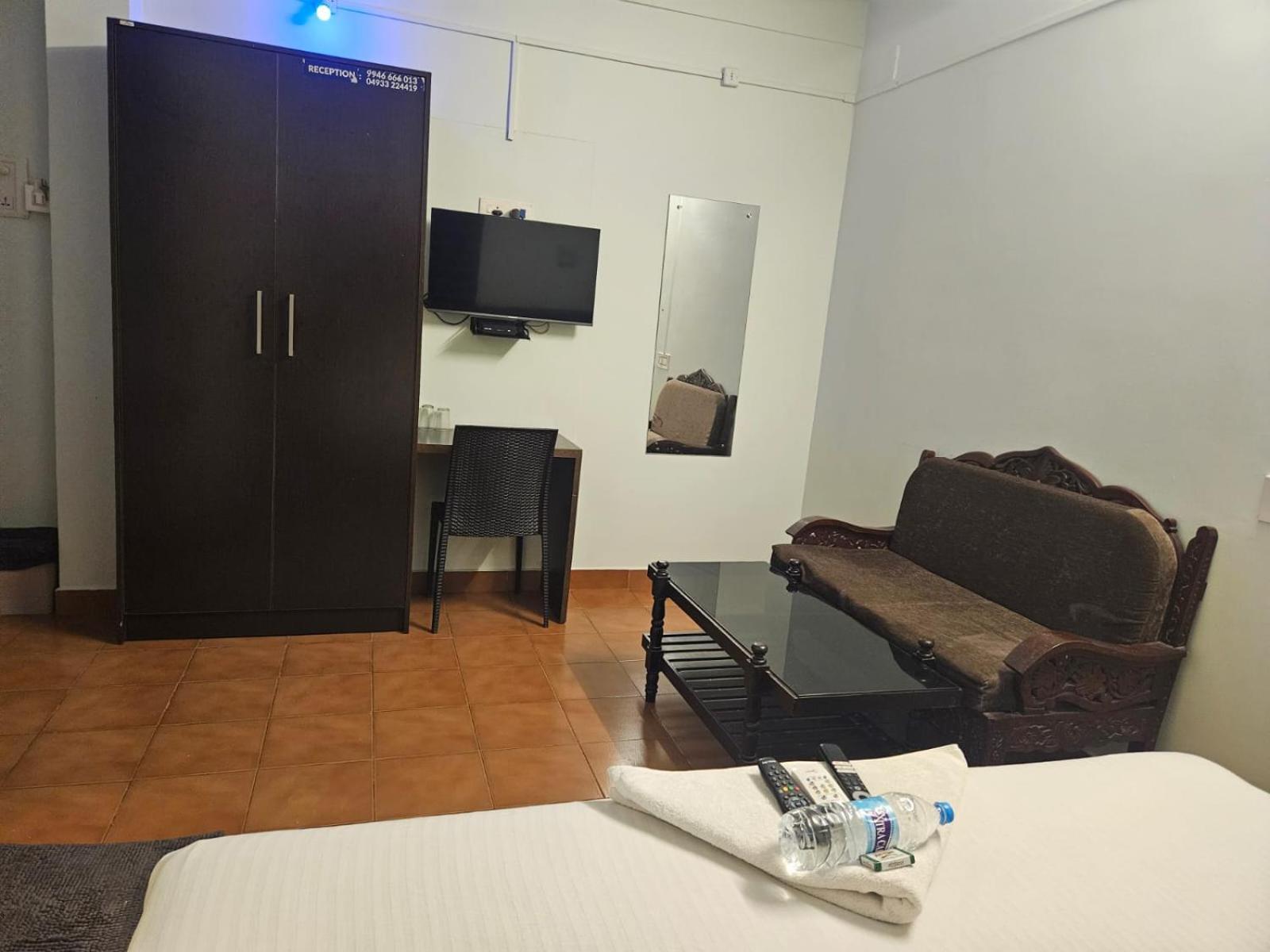 Deluxe Room - Photo 19