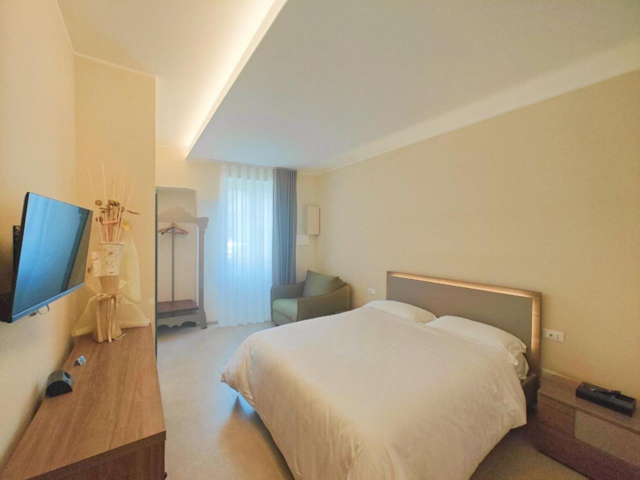 Studio Apartment photo 1