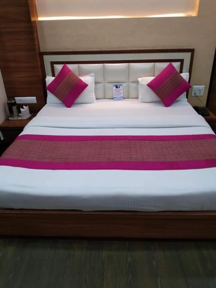Standard Double Room with Fan - Photo 1