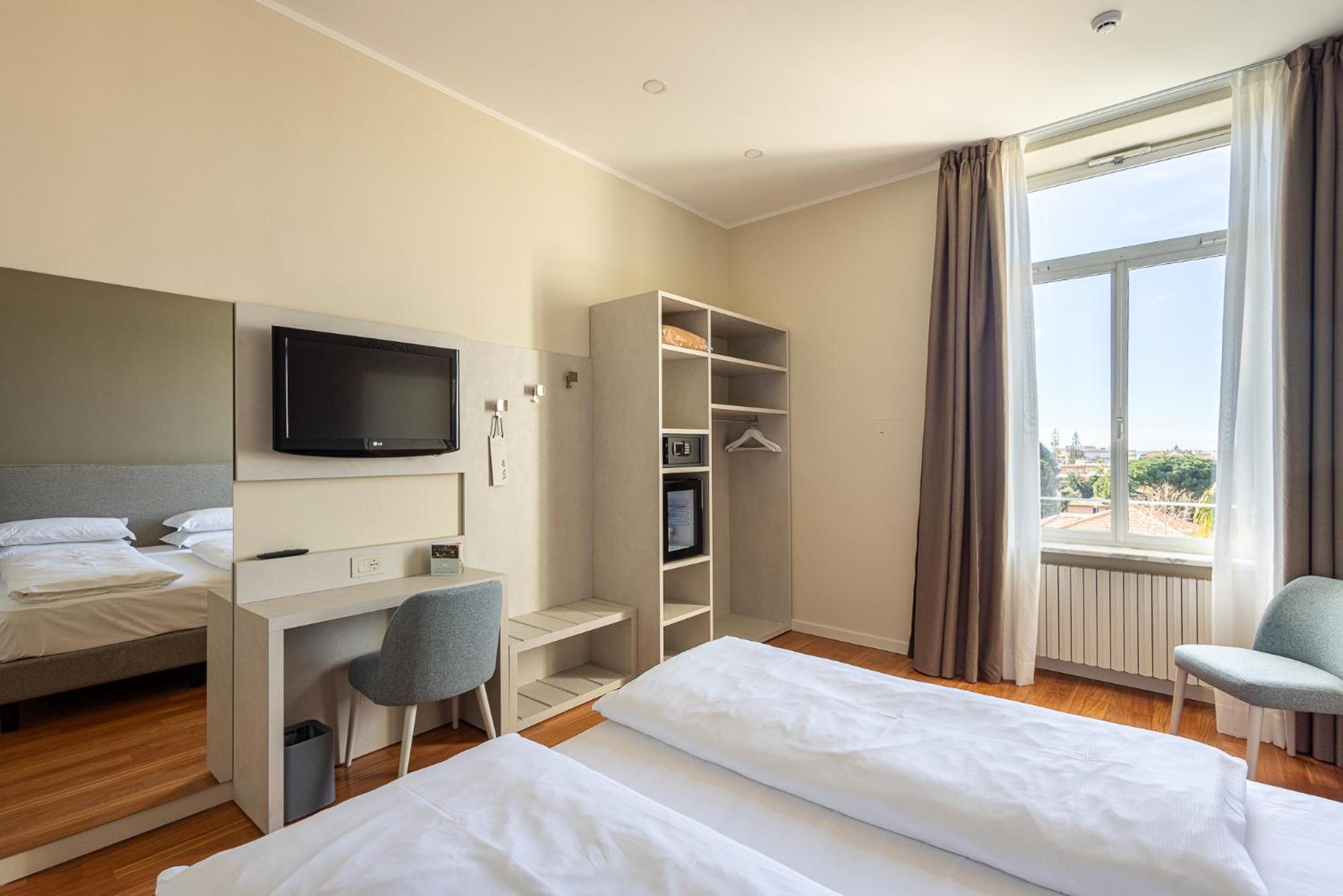 Superior Double or Twin Room - Photo 6