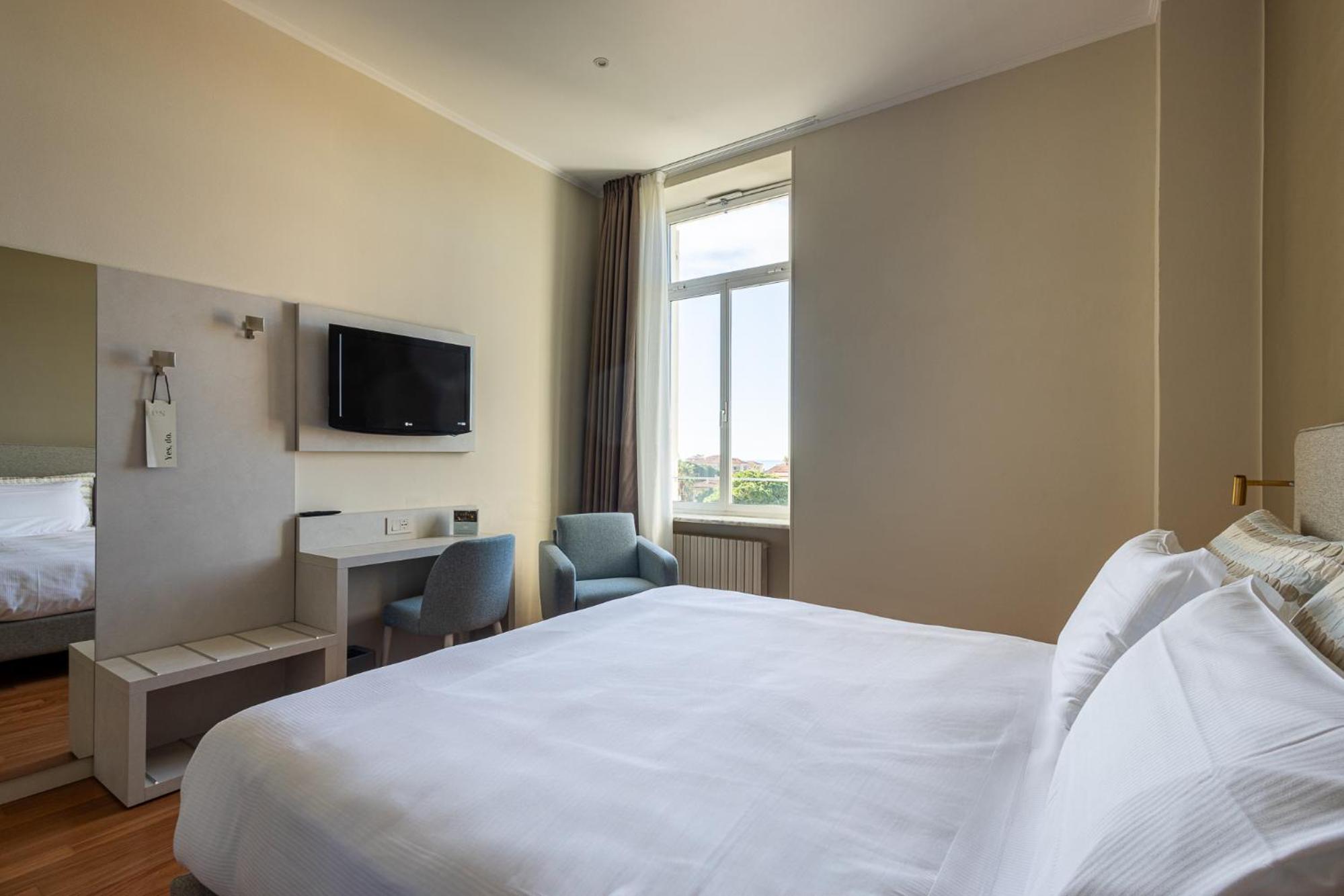 Superior Double or Twin Room - Photo 2