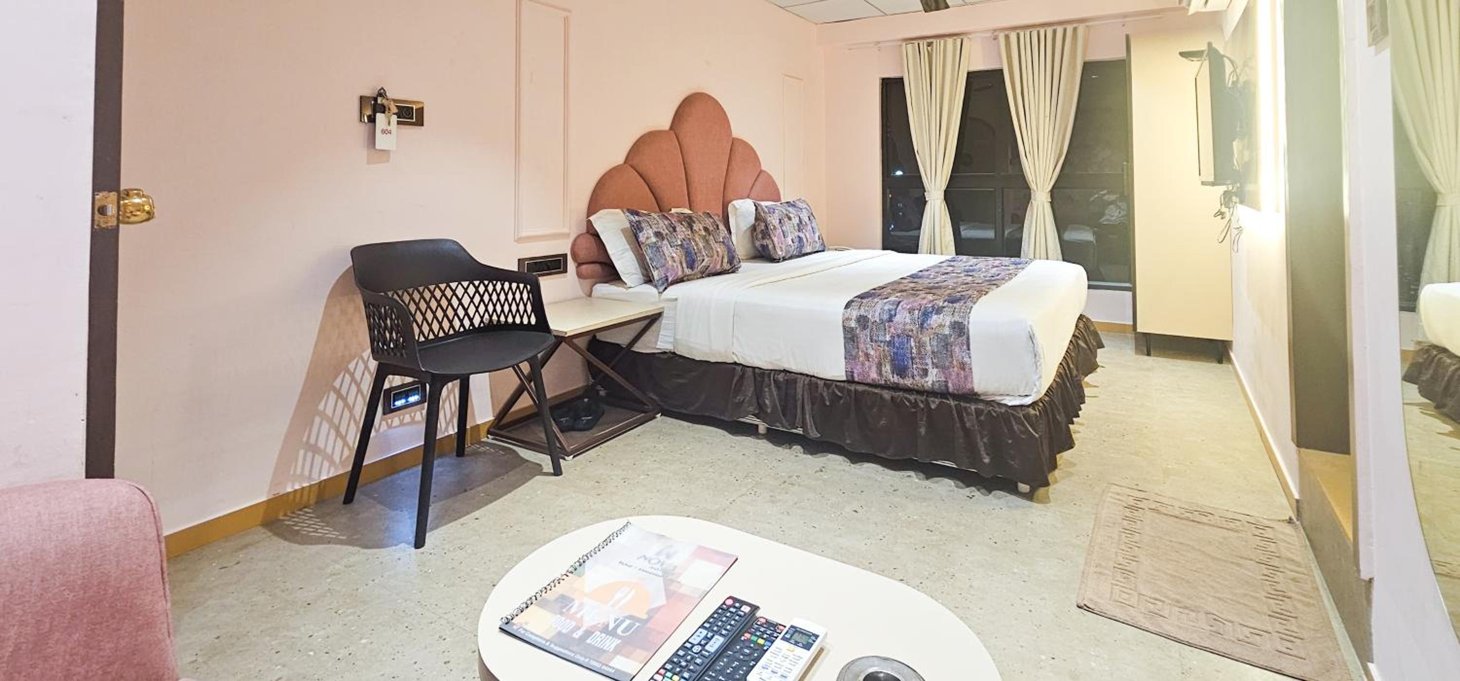 Suite with Spa Bath - Photo 6
