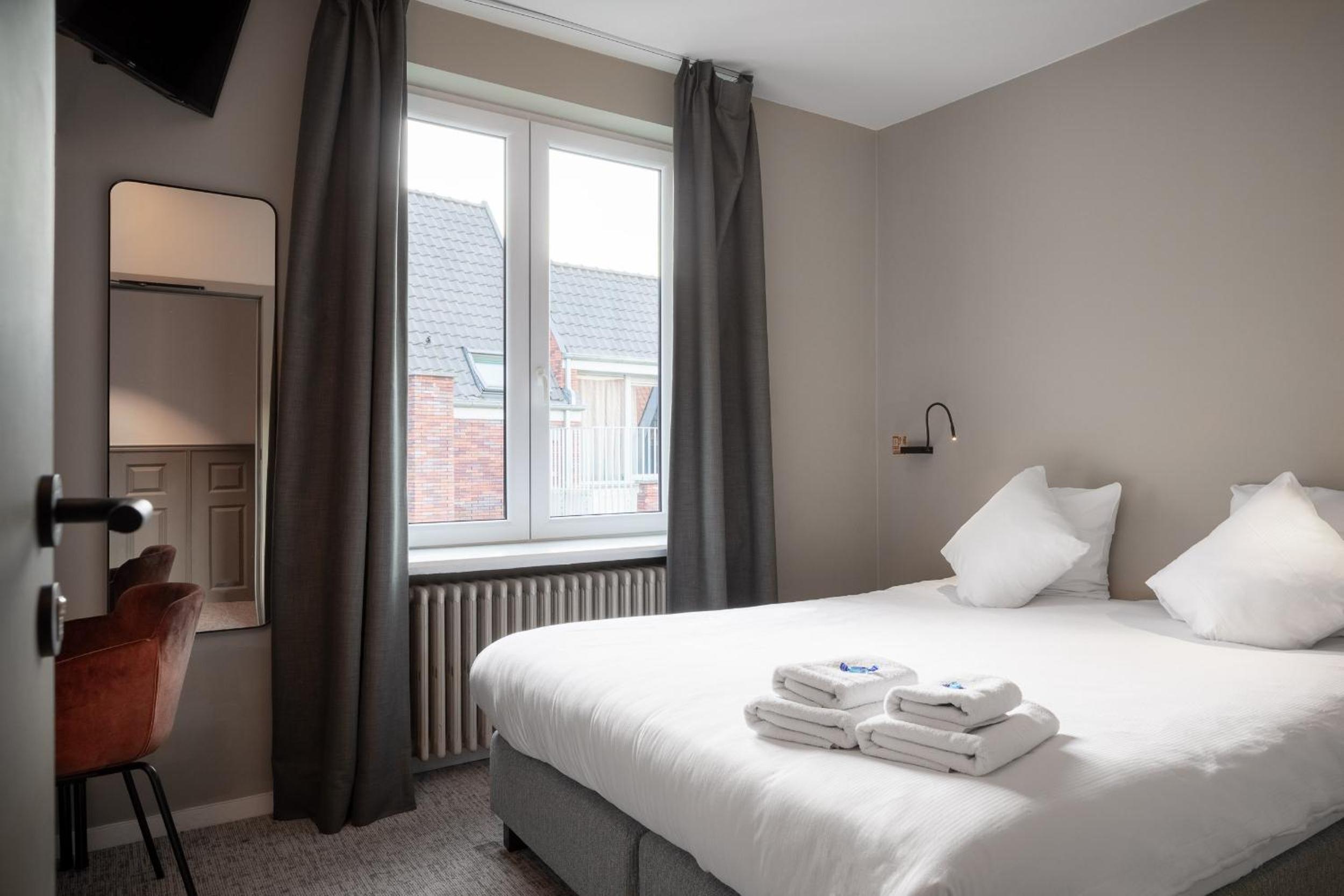 Small Double Room - Photo 1