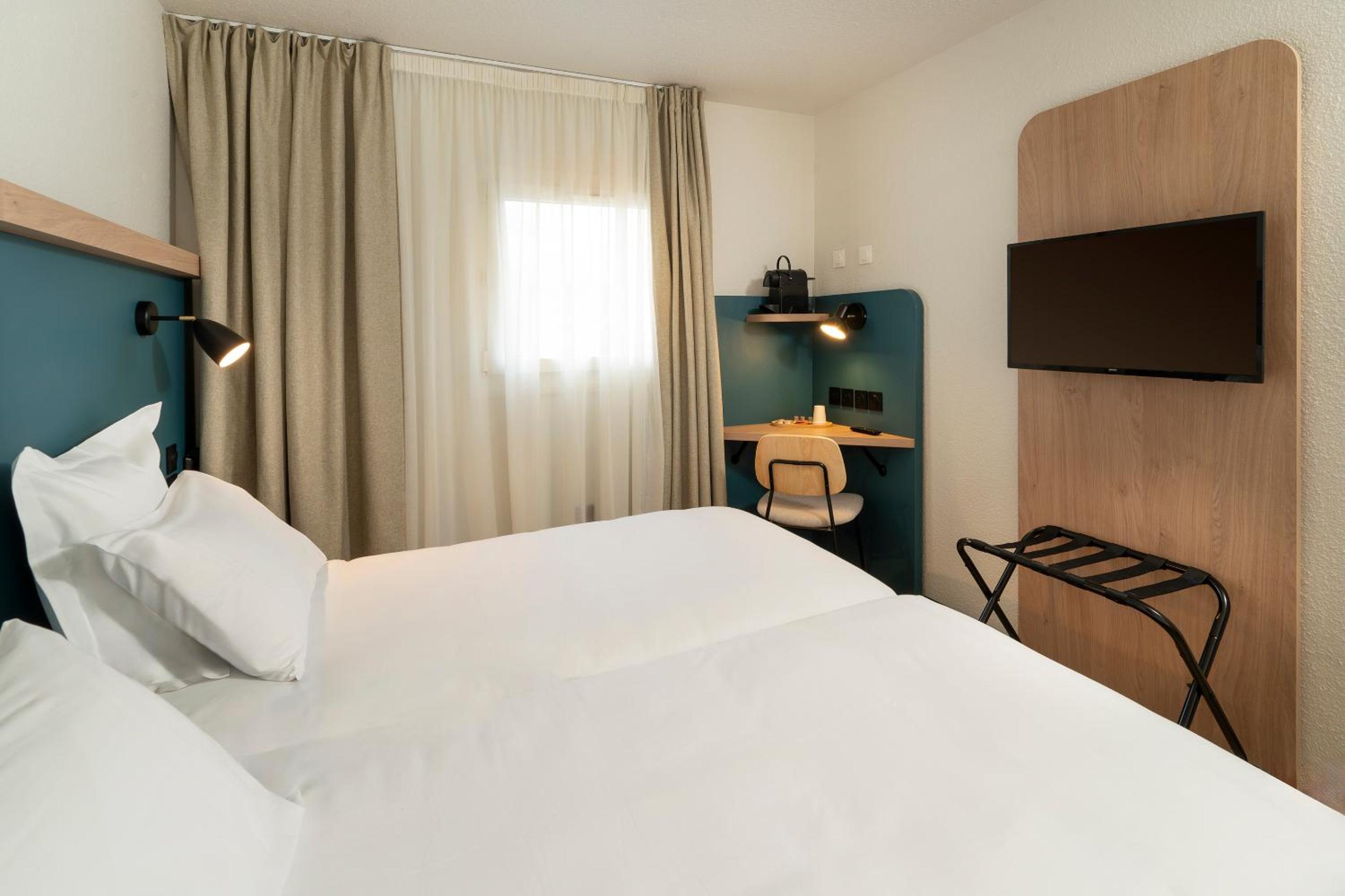 Standard Twin Room - Non-Smoking photo 2