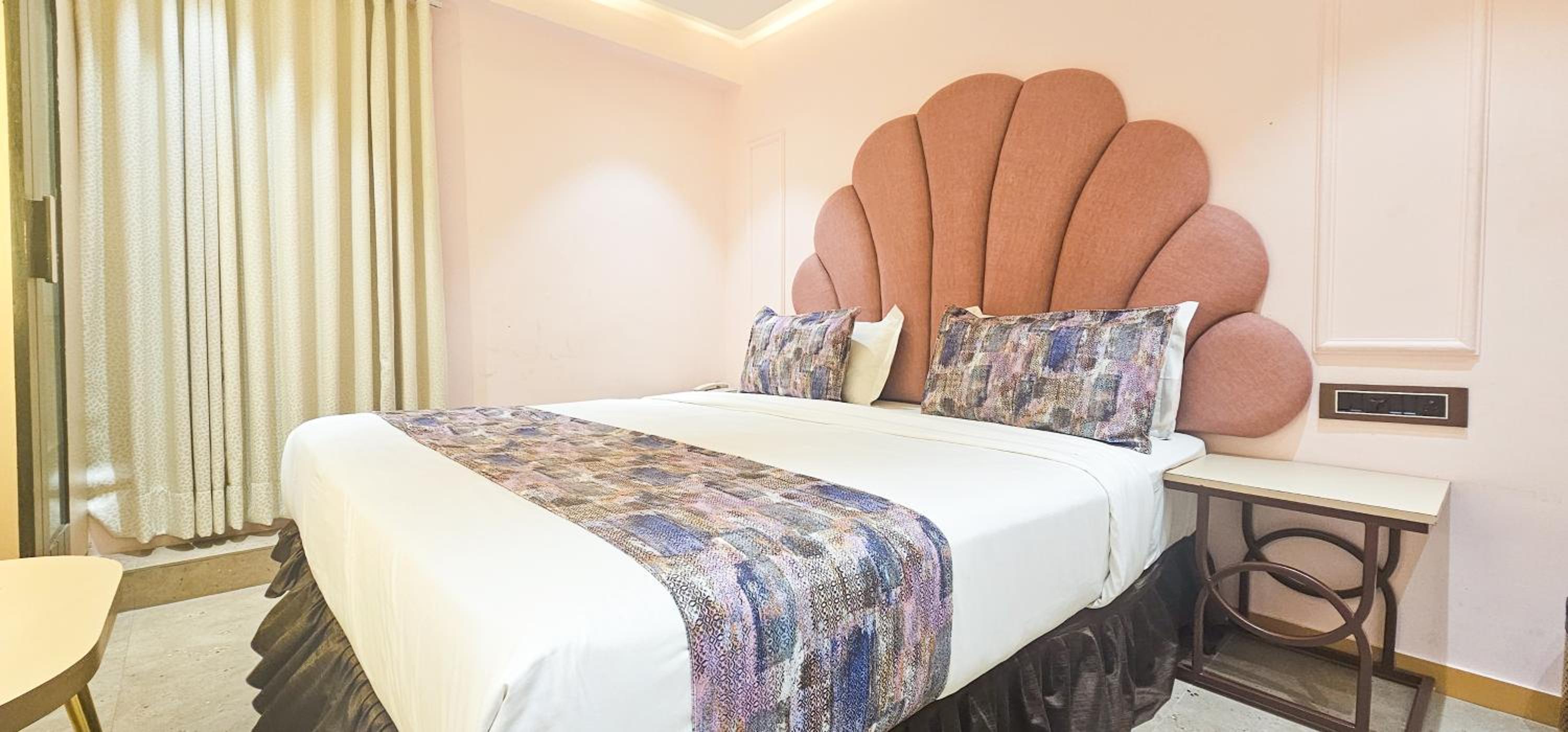 Suite with Spa Bath - Photo 16
