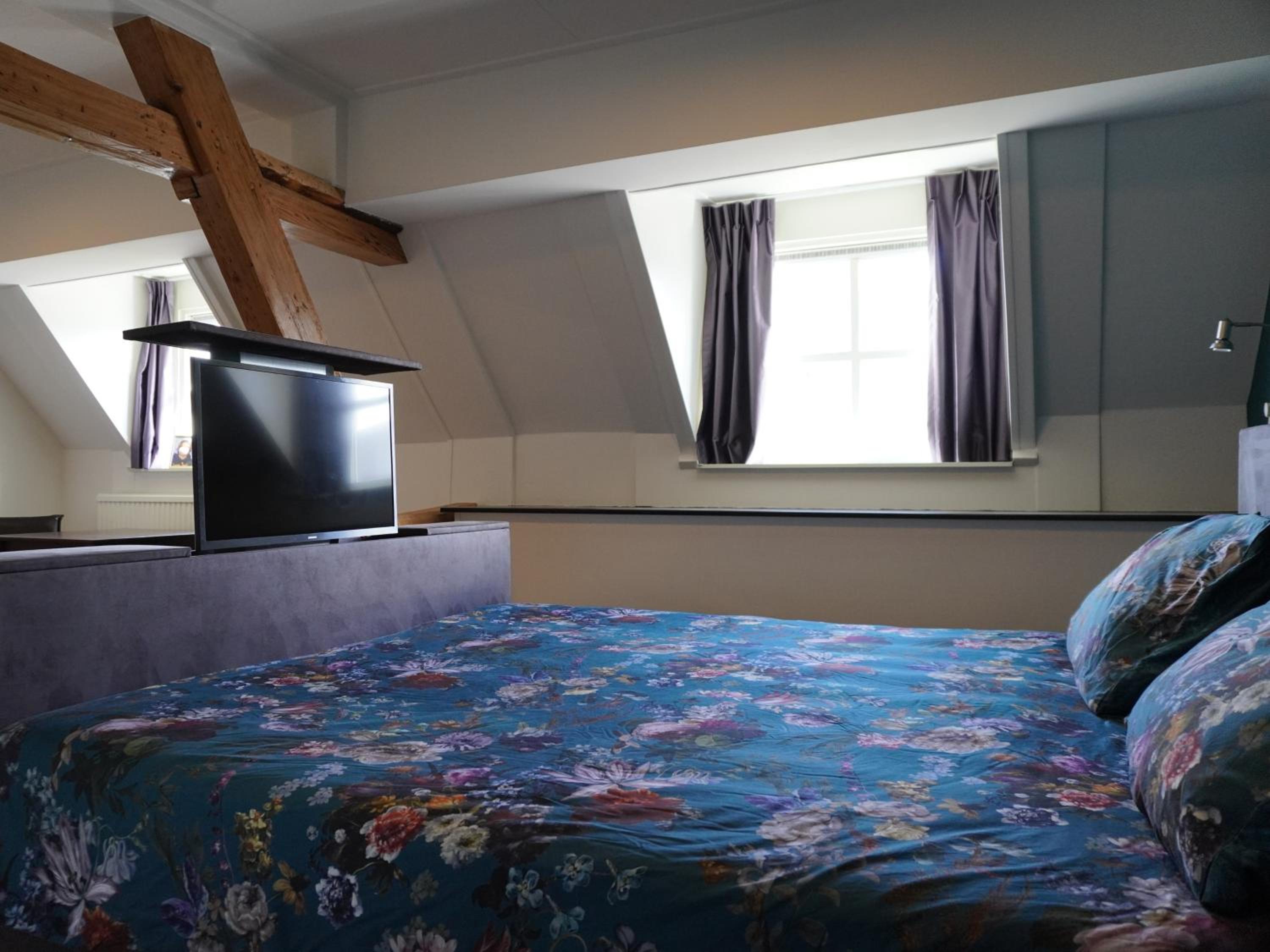 Deluxe Double Room with Shower photo 3