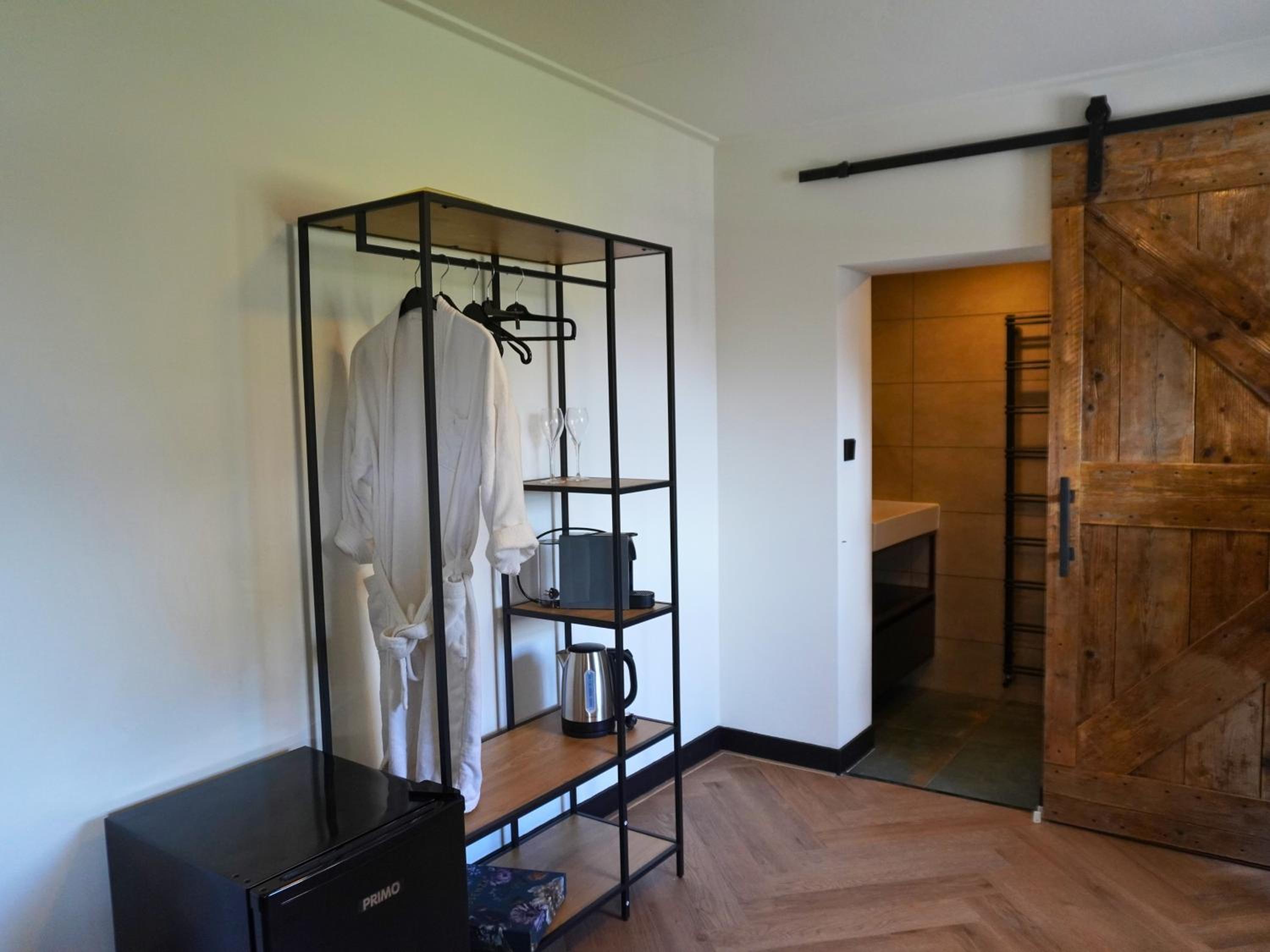 Deluxe Double Room with Shower photo 1