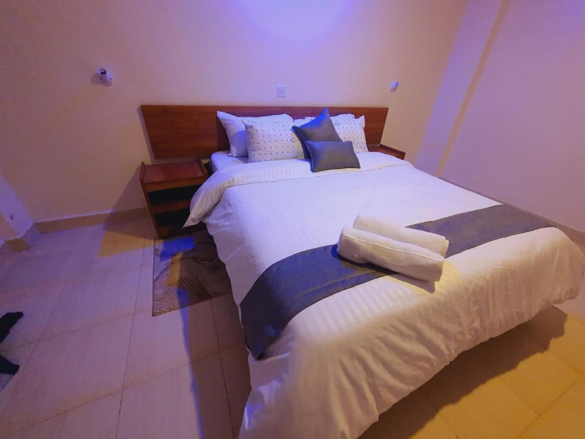 Standard Queen Room