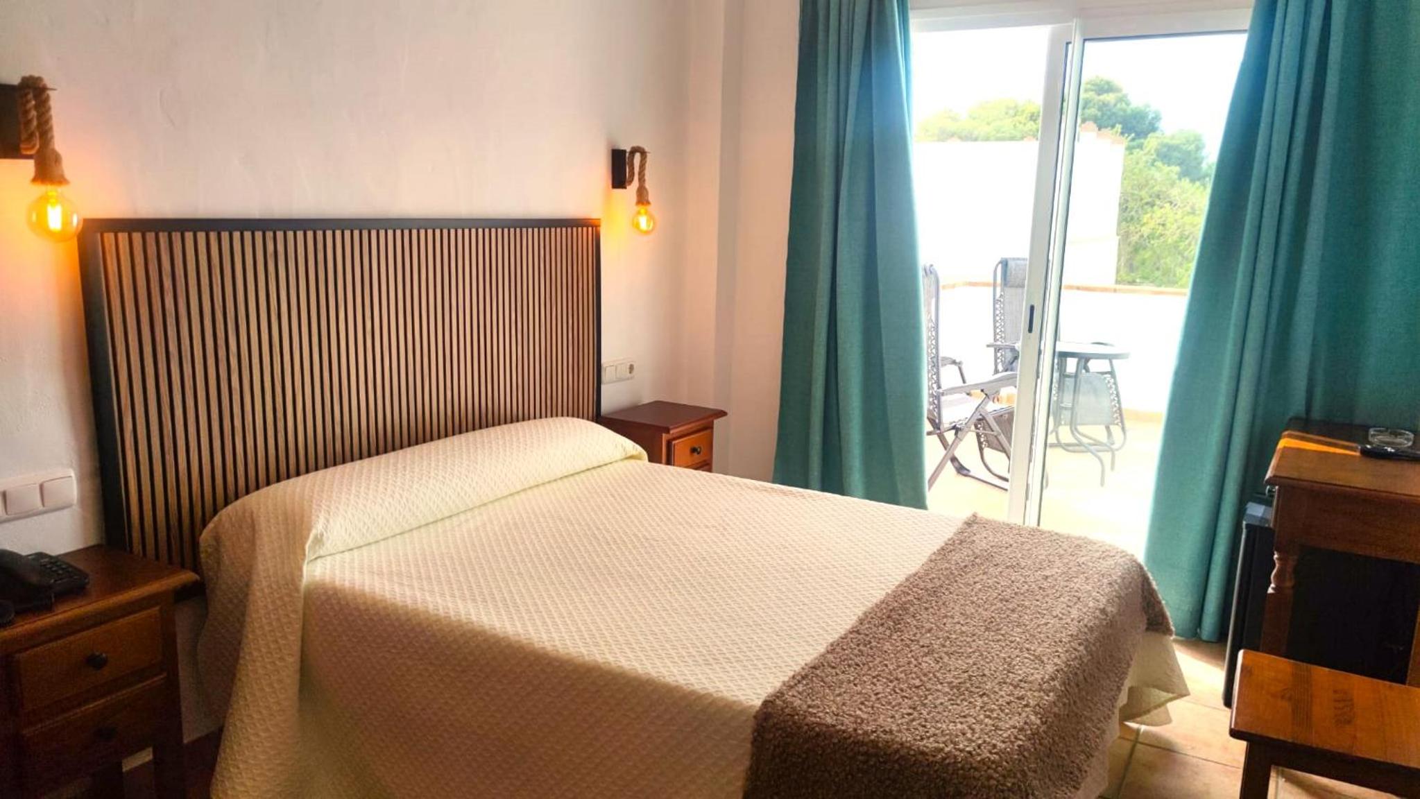 Double Room with Terrace - Photo 13