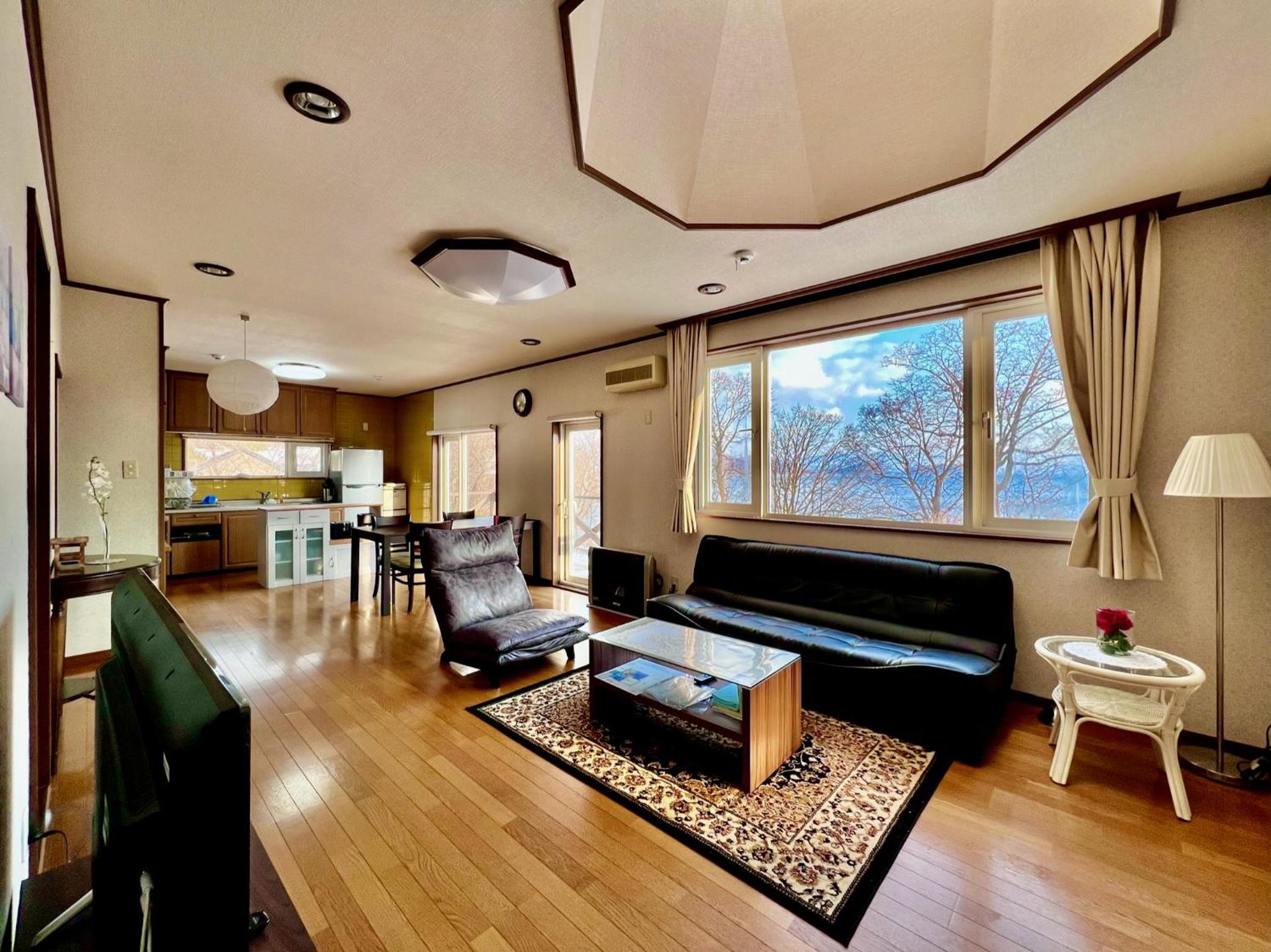 Three-Bedroom Villa - Photo 12