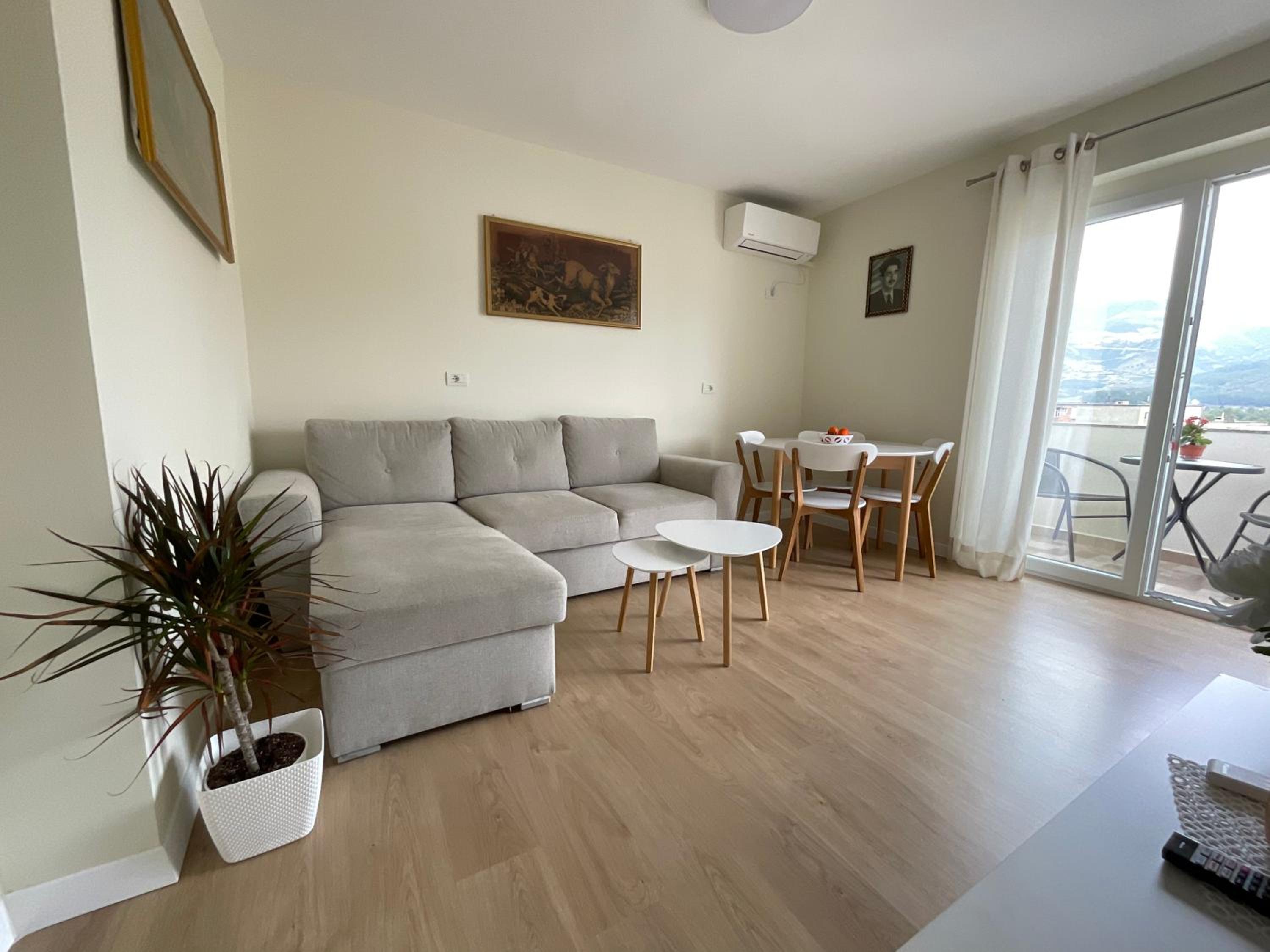 Apartment with Balcony photo 2