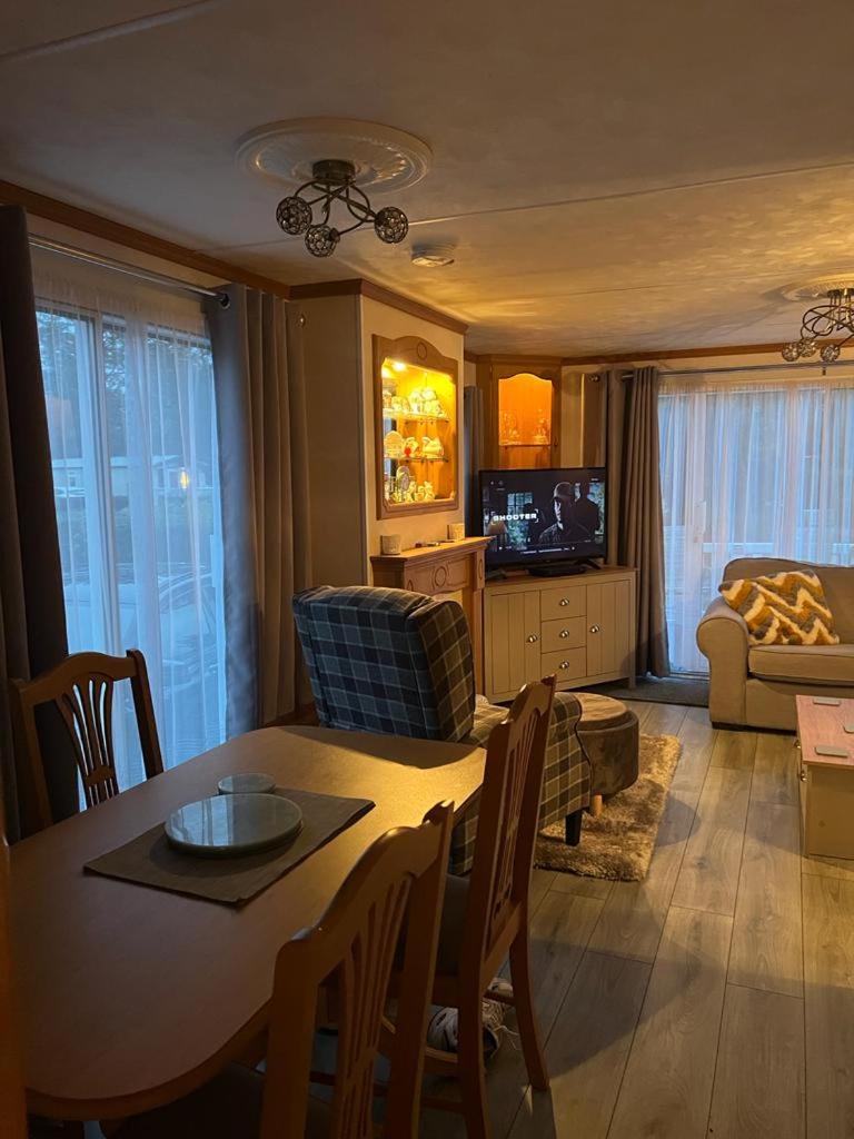 Family Room photo 2