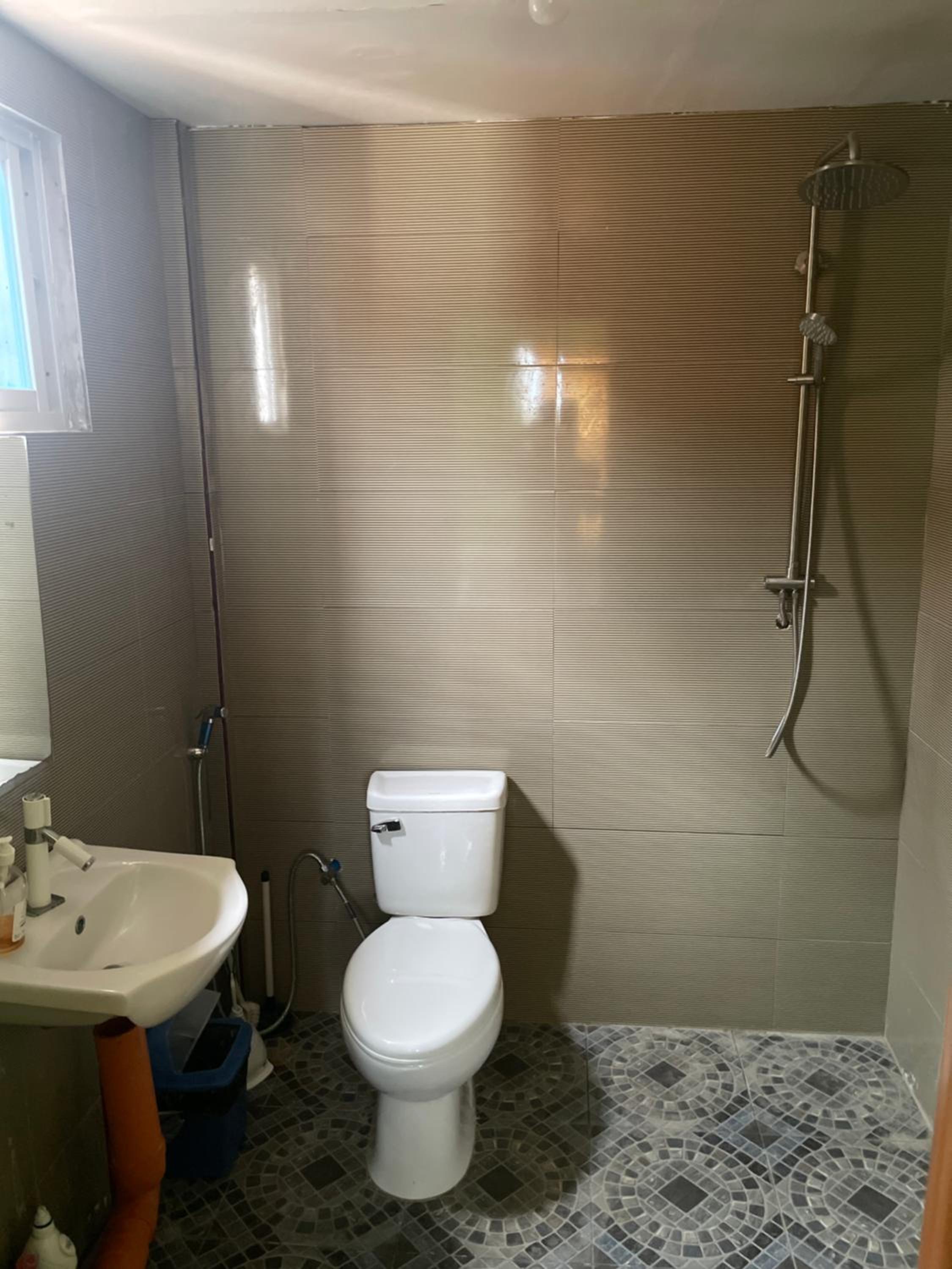 Family Room With Private Bathroom photo 3