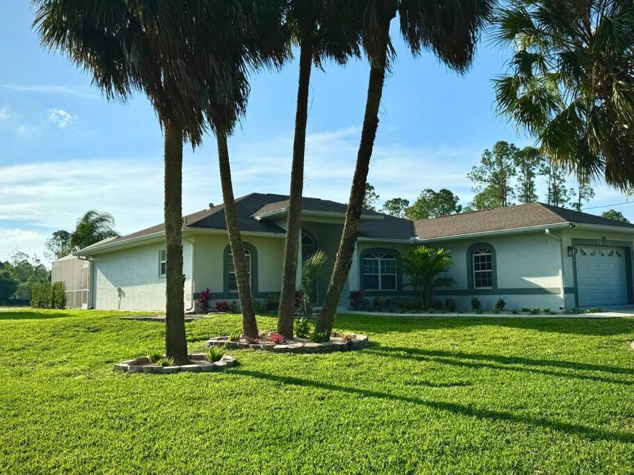 Three-Bedroom House photo 2