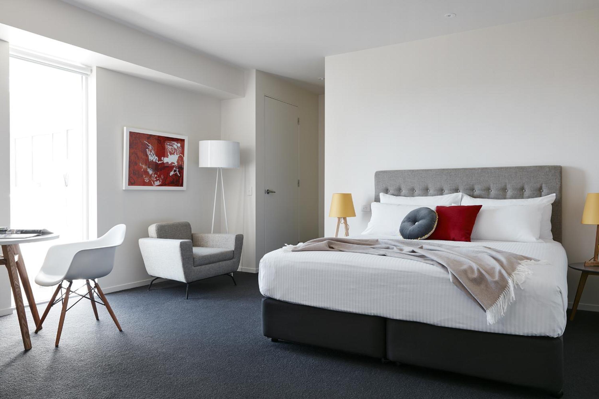 Deluxe Studio Suite - Weekly Housekeeping
