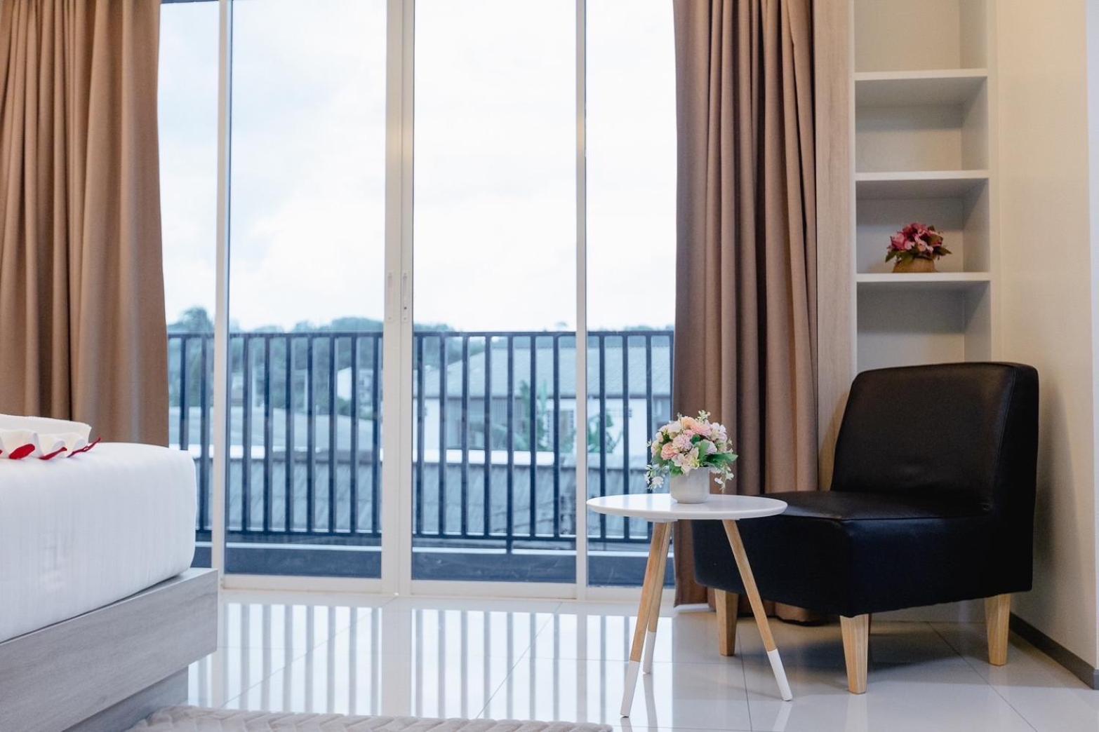 Superior King Room - Photo 10