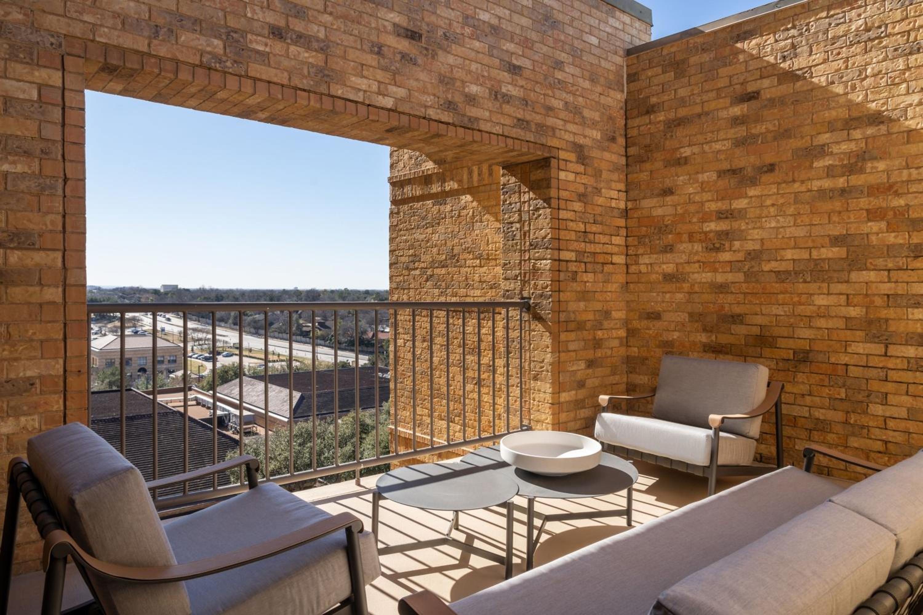Club Premier Tower Suite, Club lounge access, 1 King - Photo 7