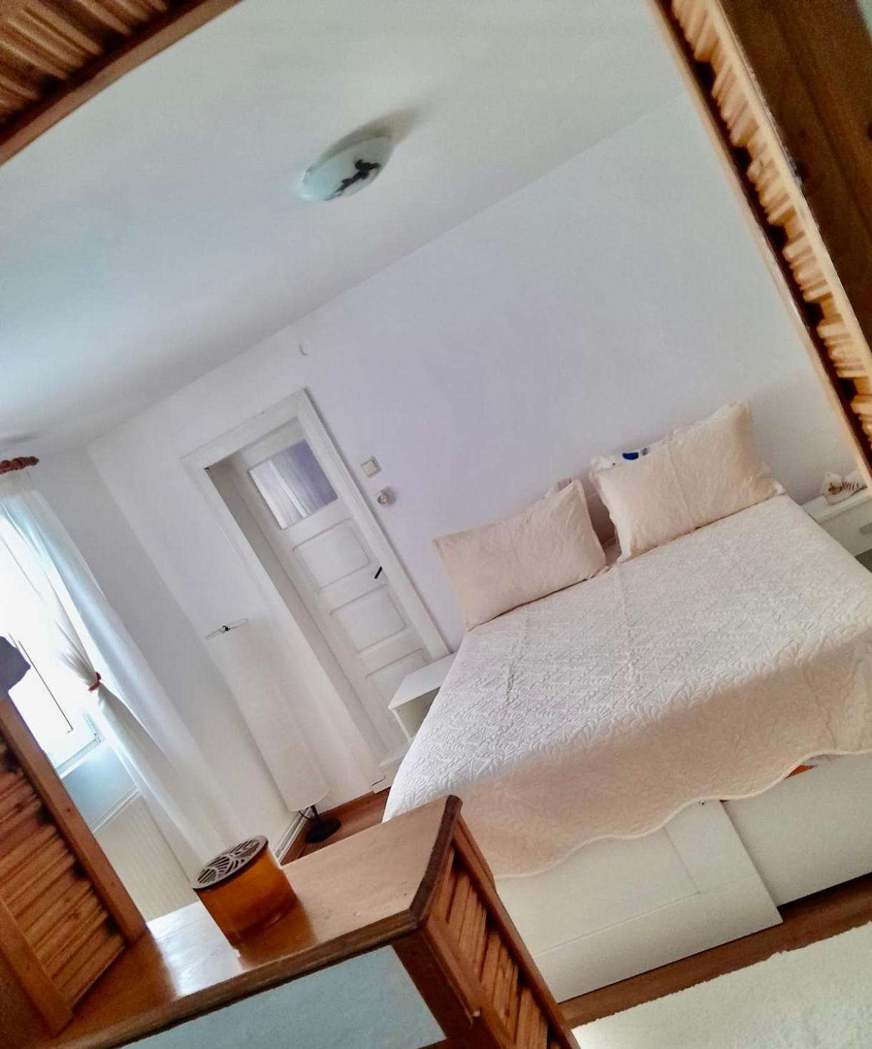 Double Room with Extra Bed - Photo 8