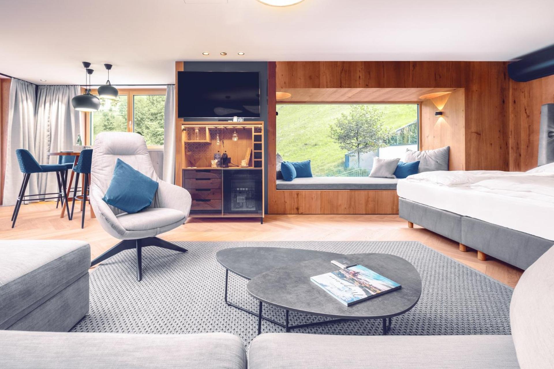 Deluxe Family Suite photo 3