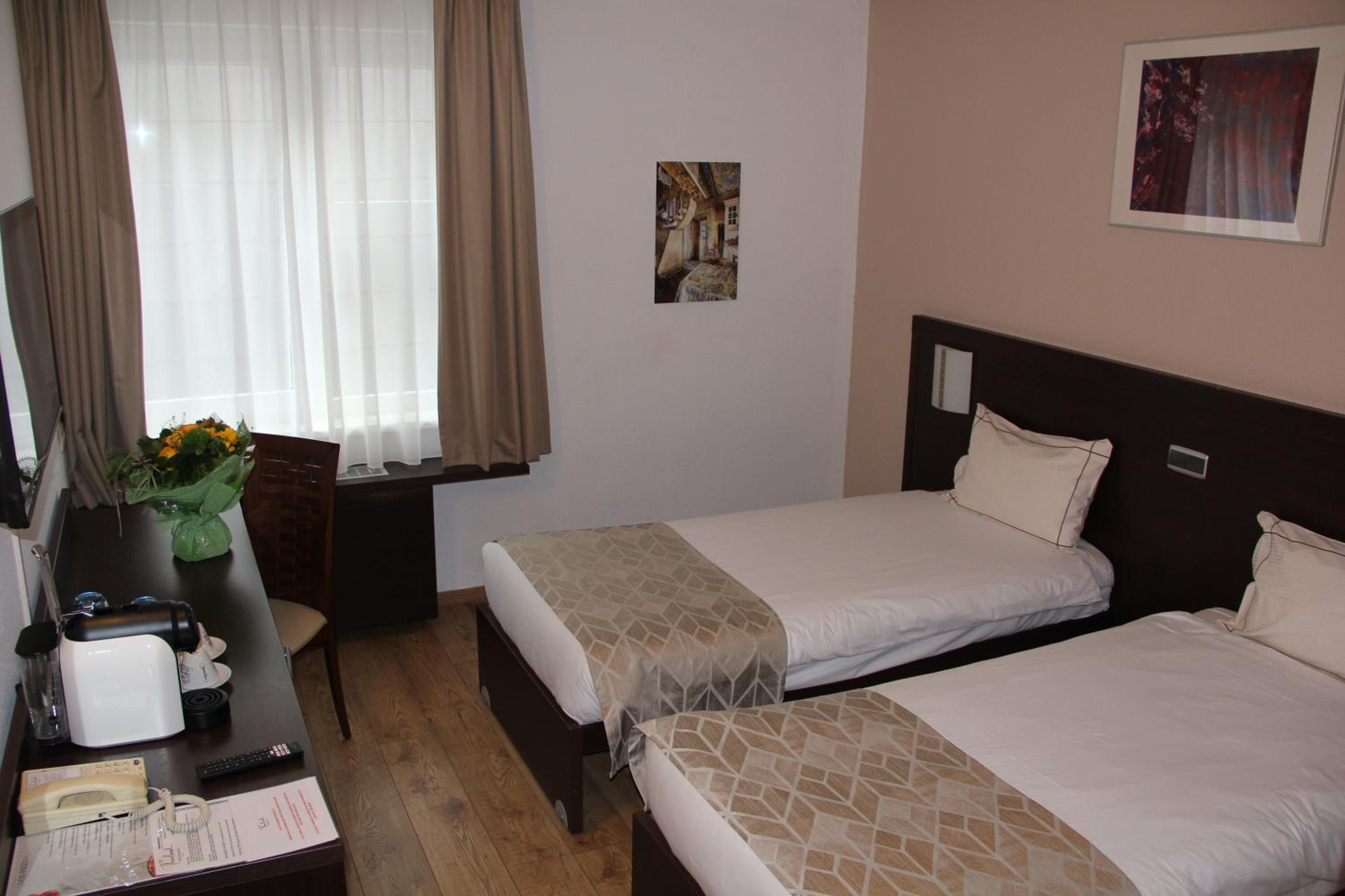 Single Room photo 2