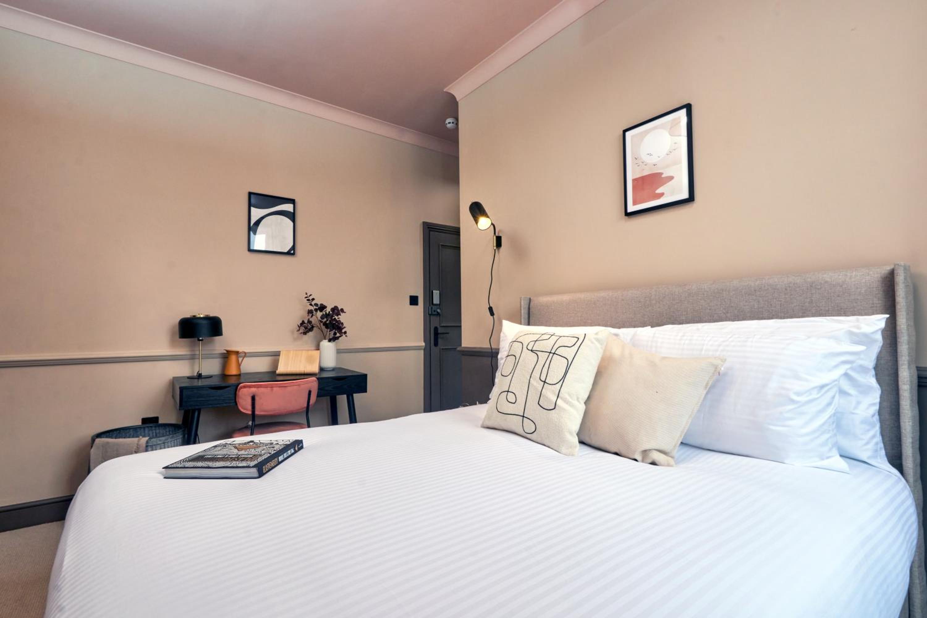 Deluxe Double Room photo 3