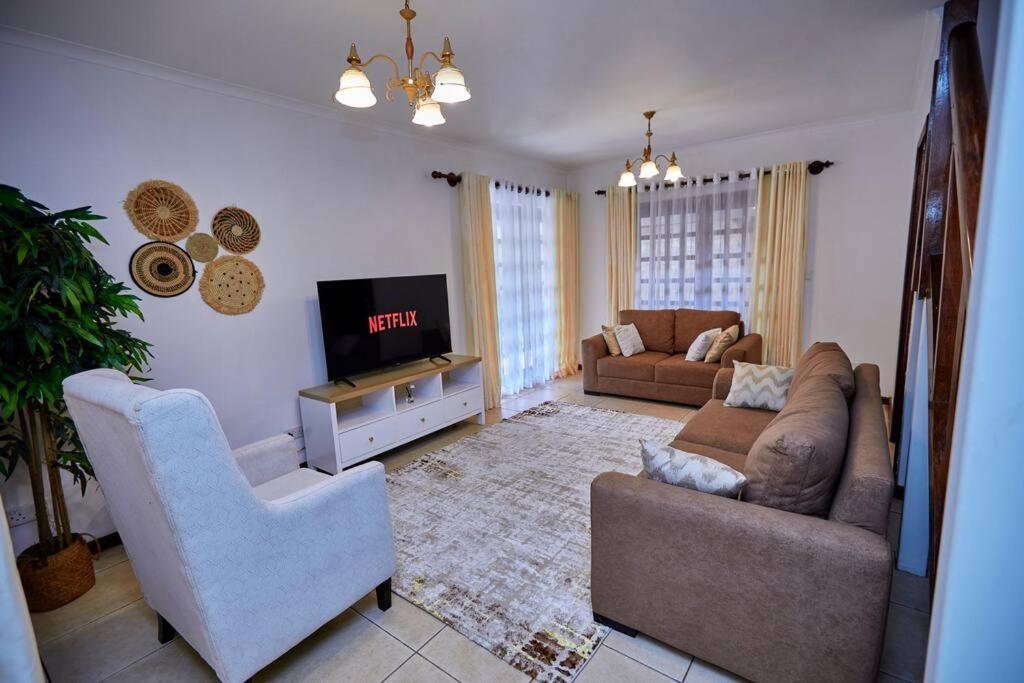 Three-Bedroom House photo 2