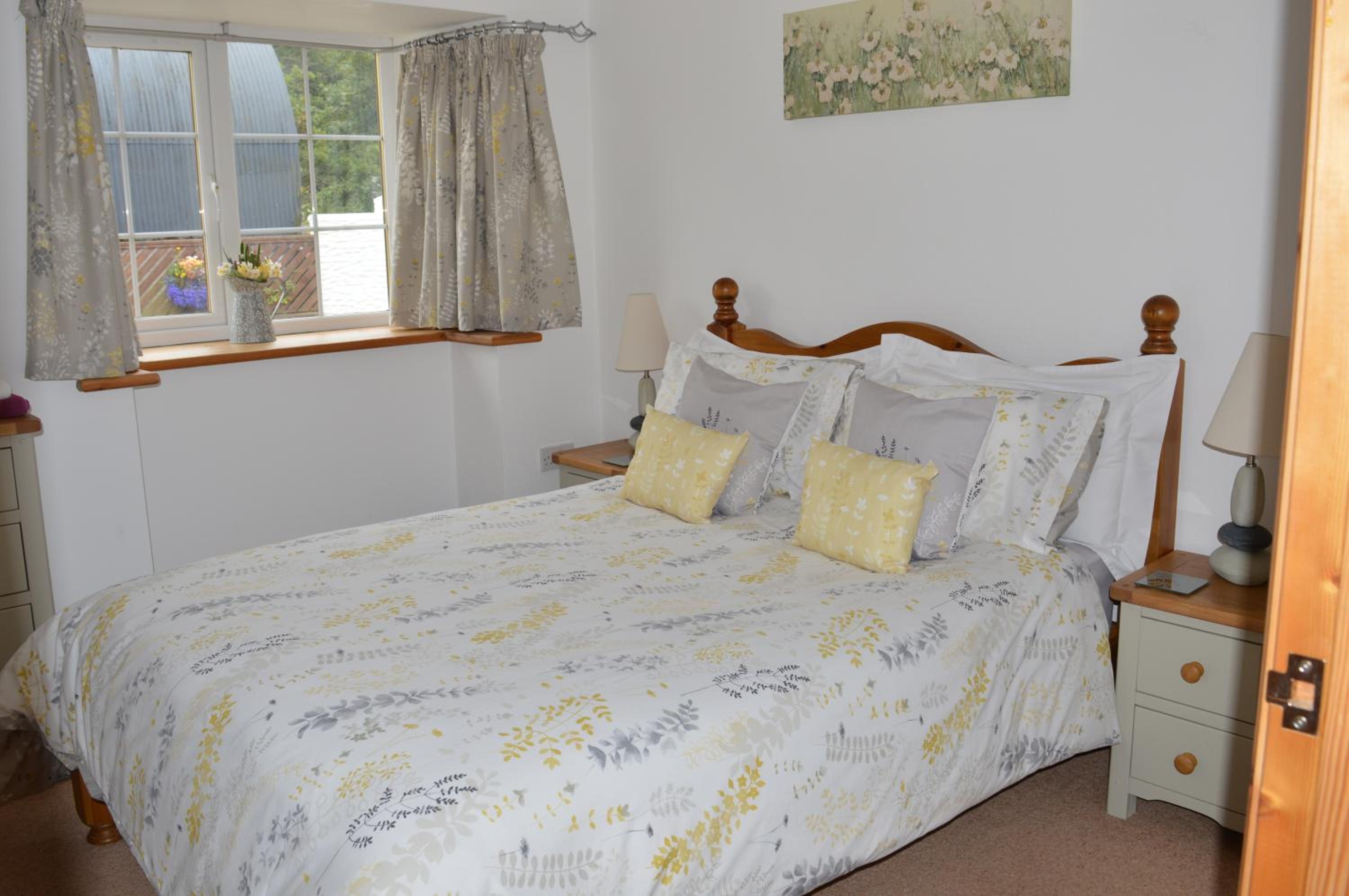 Three-Bedroom House photo 3