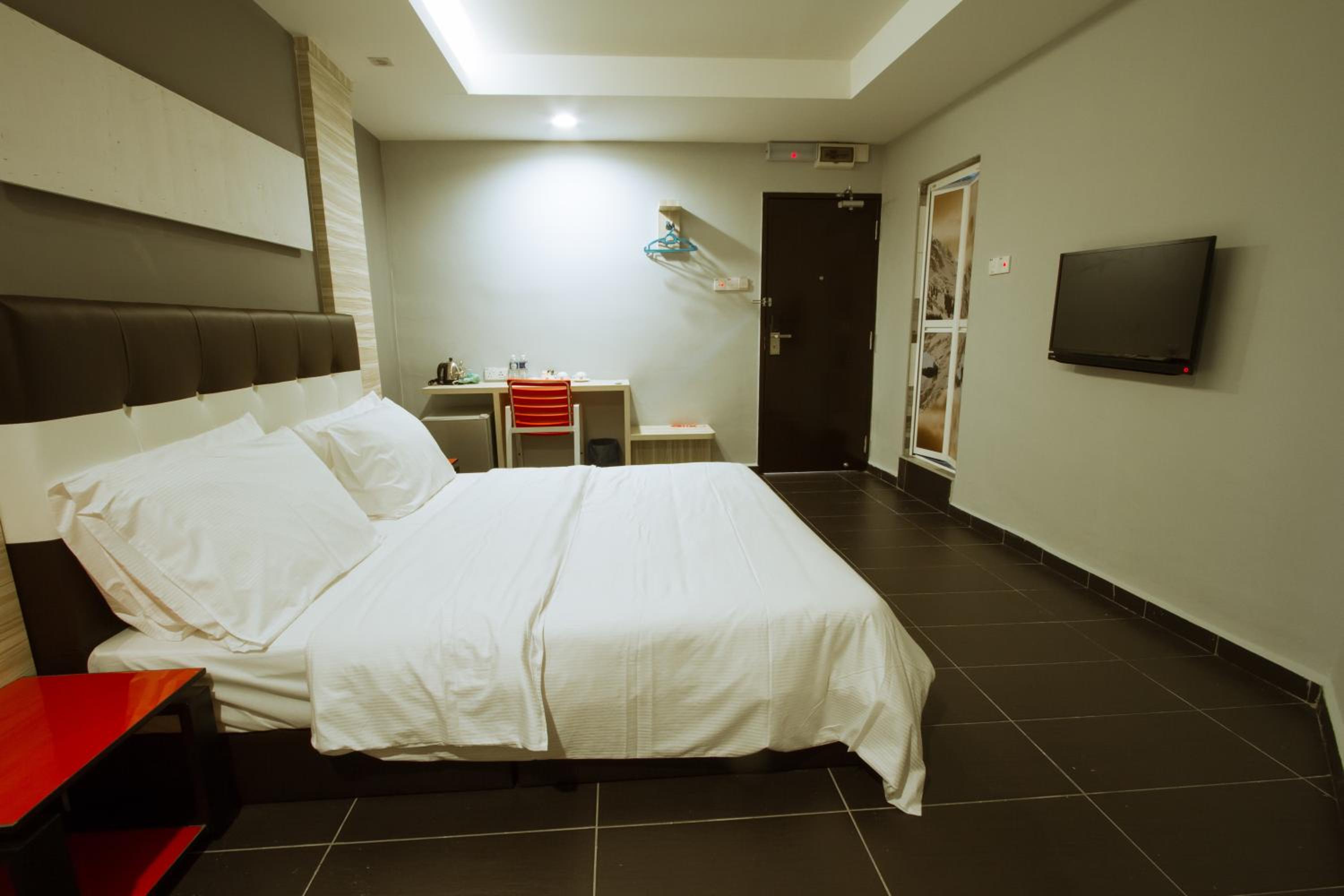 Deluxe King Room photo 3