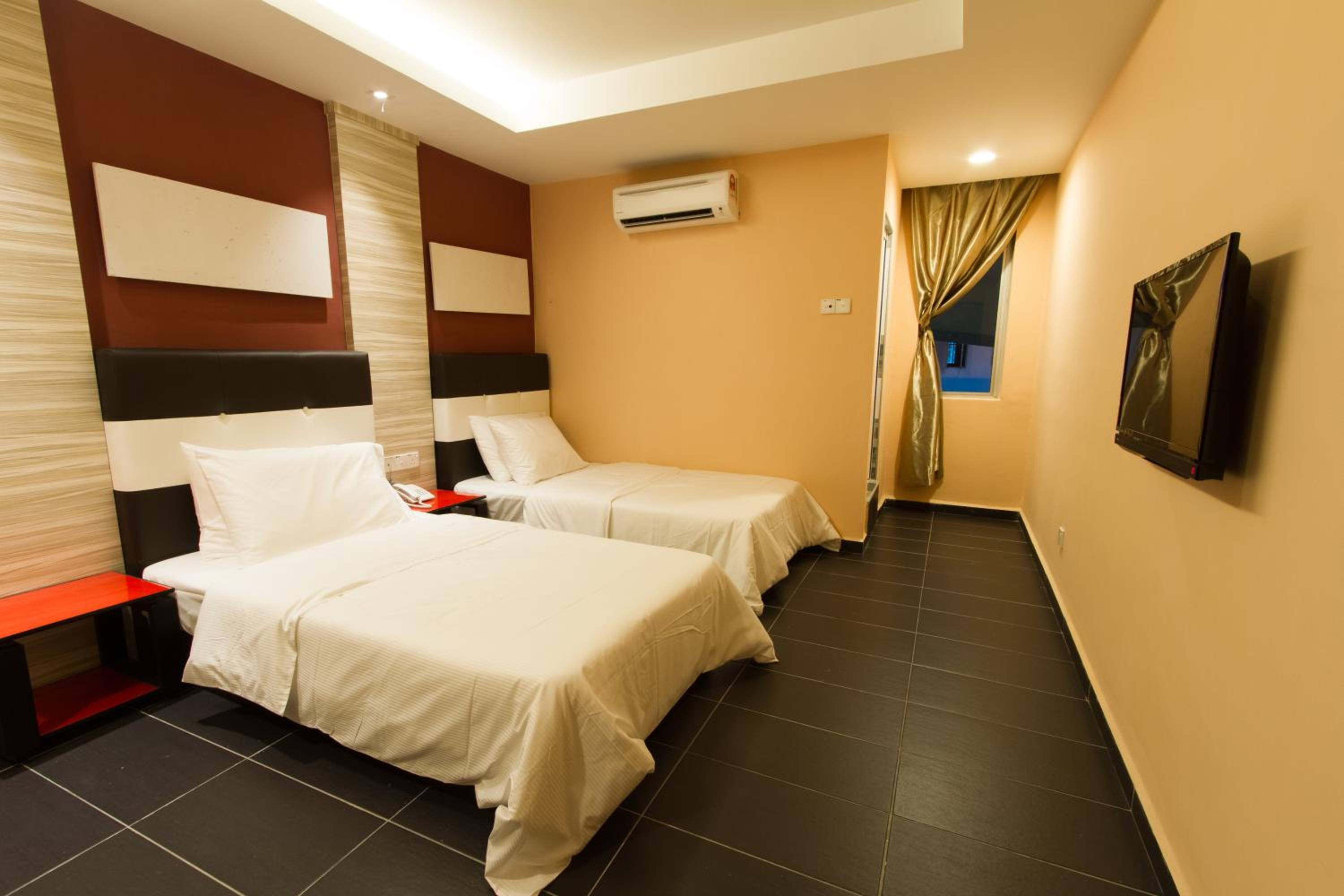Deluxe Twin Room photo 3