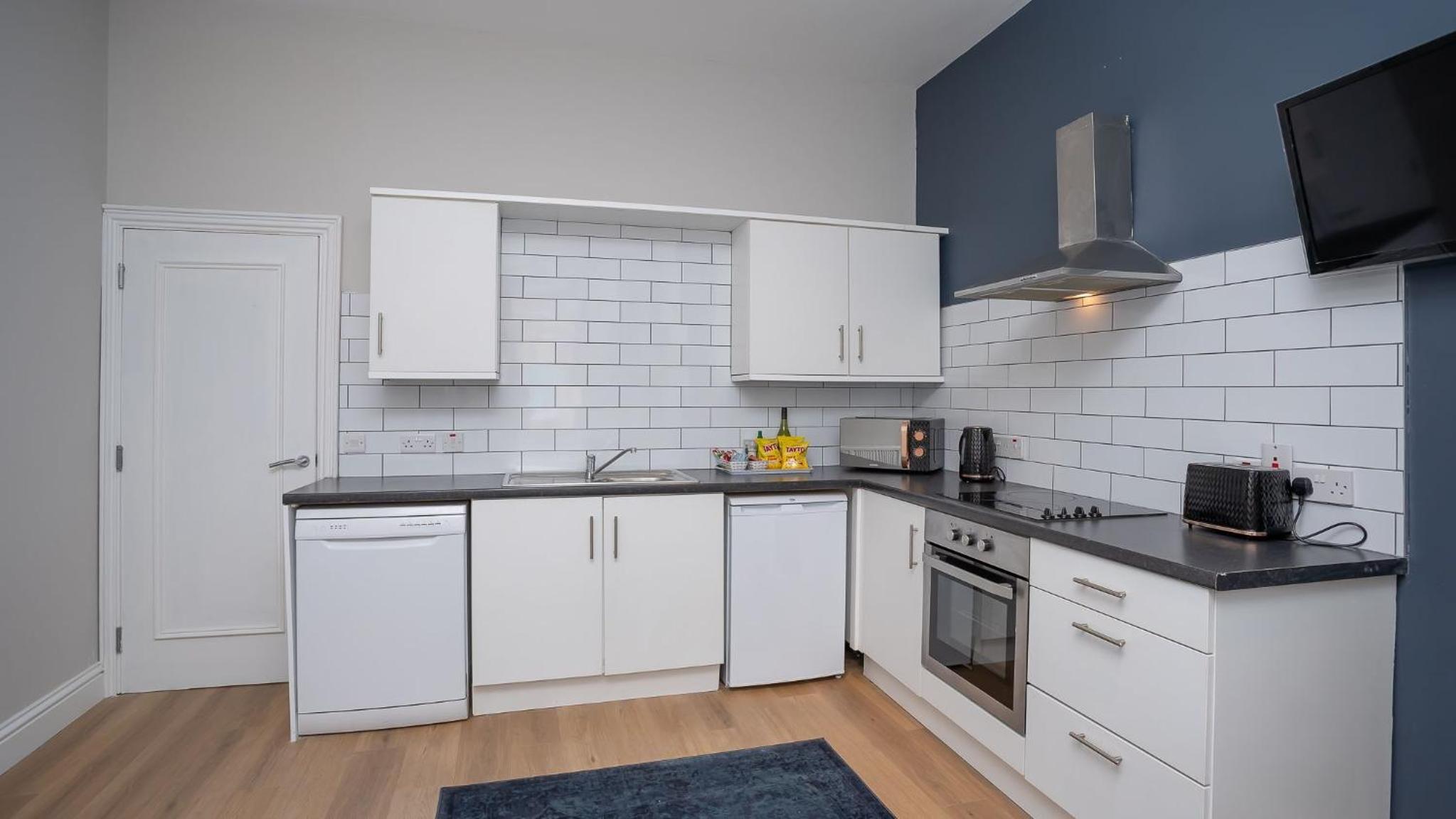 Two-Bedroom Apartment With City View photo 2