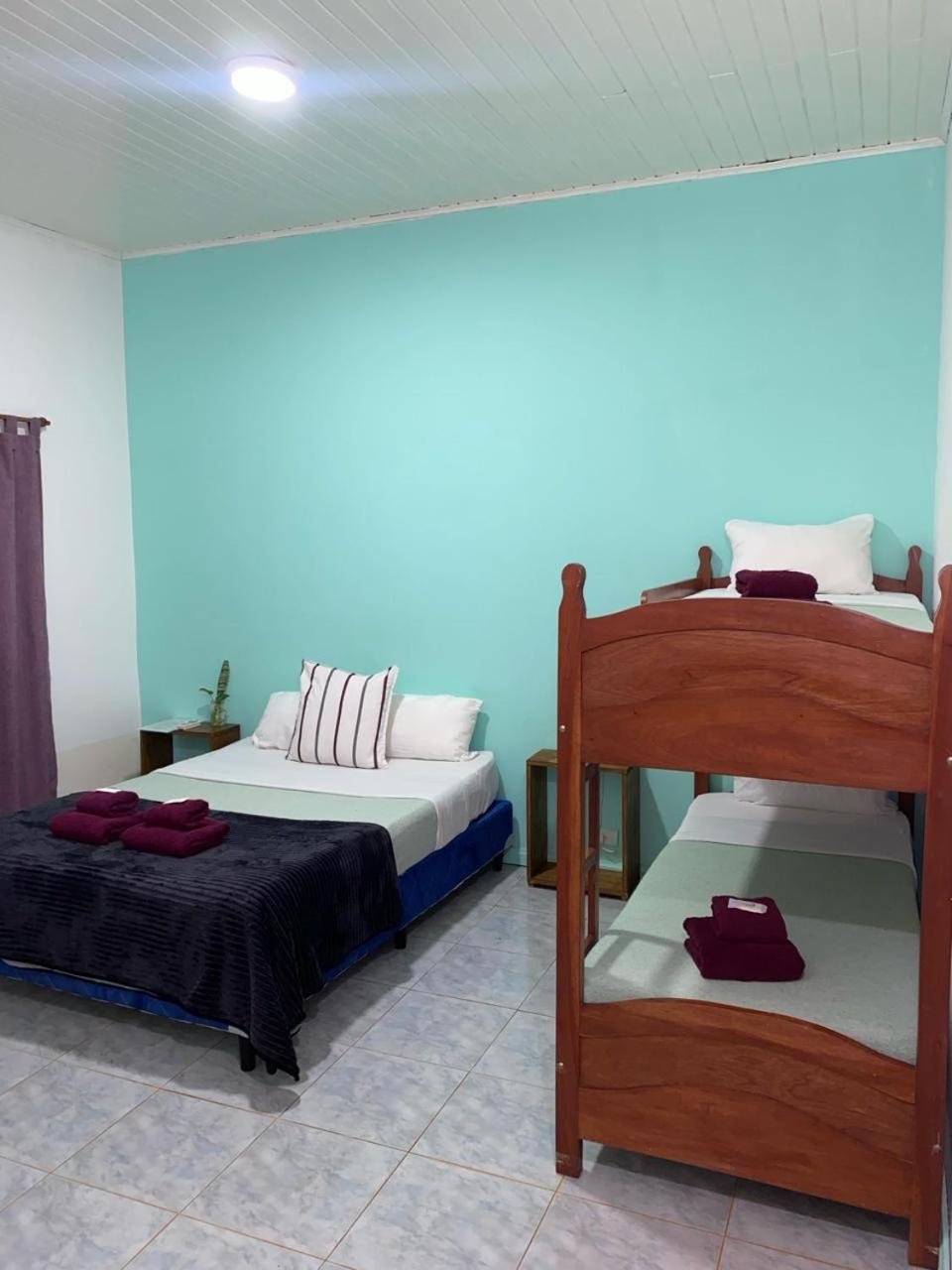 Quadruple Room with Private Bathroom photo 1