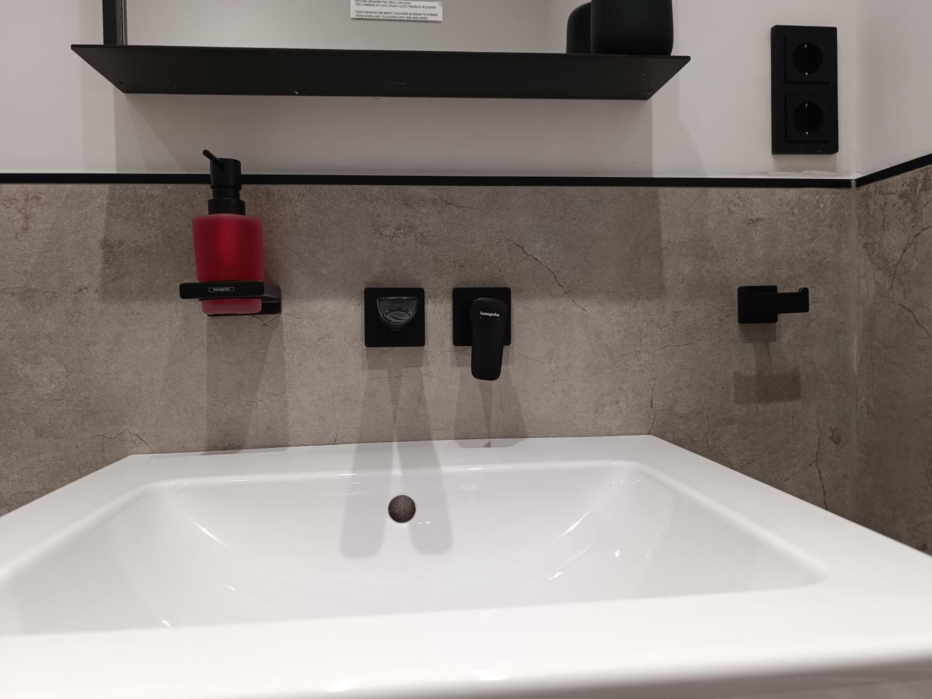 Studio Apartment - Photo 34