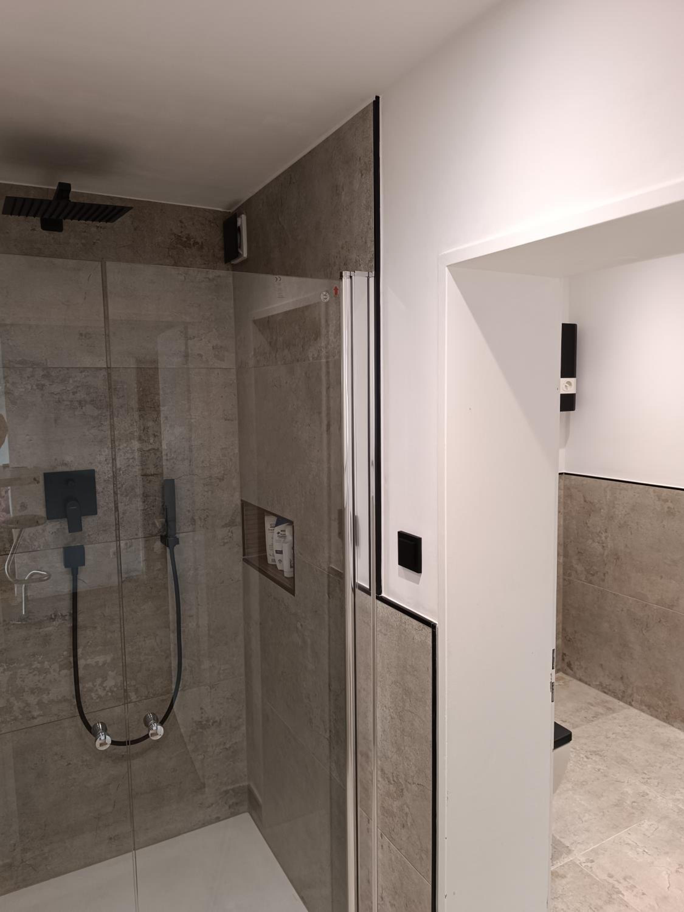 Studio Apartment - Photo 37