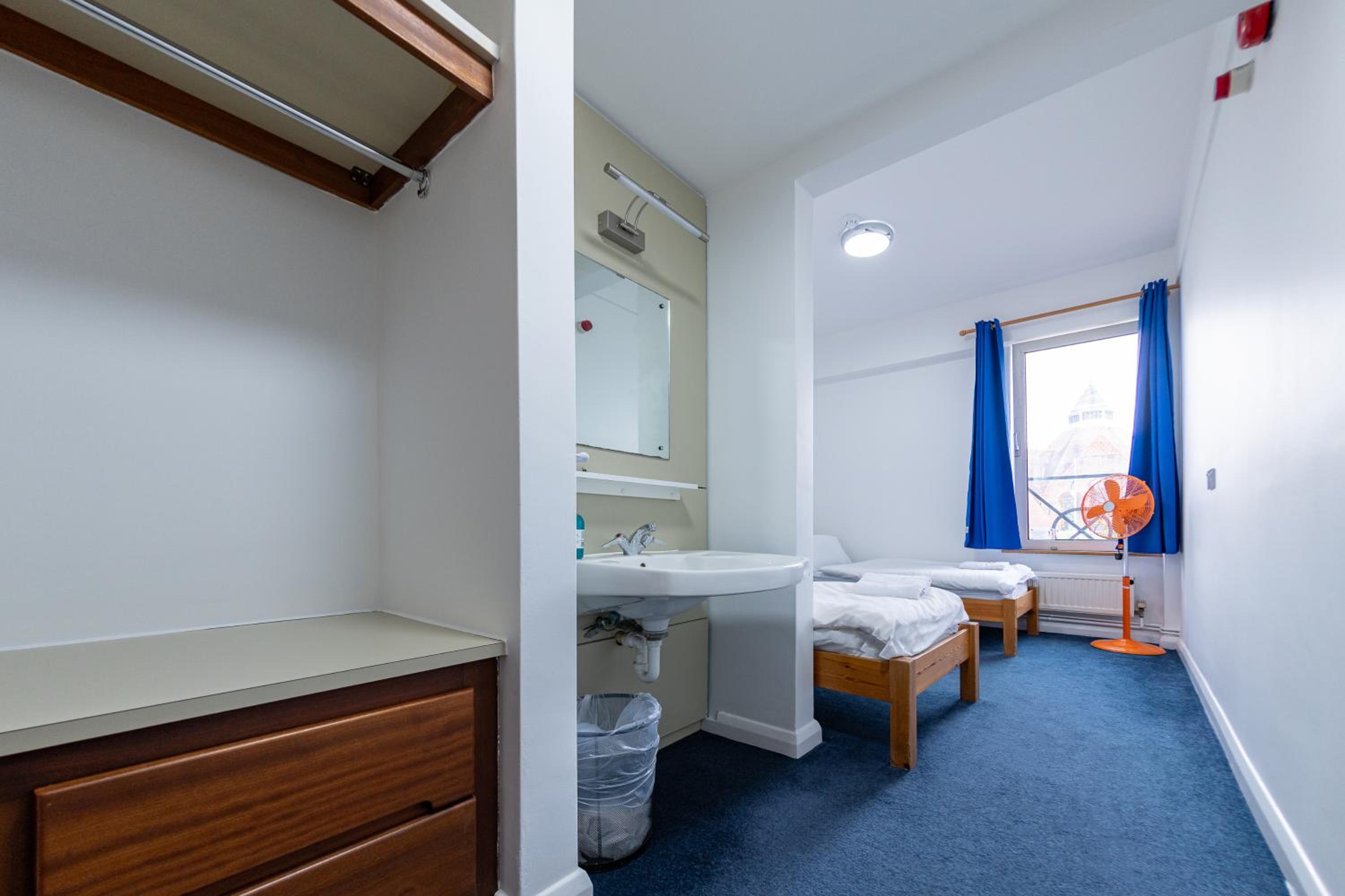 Standard Twin Room photo 3