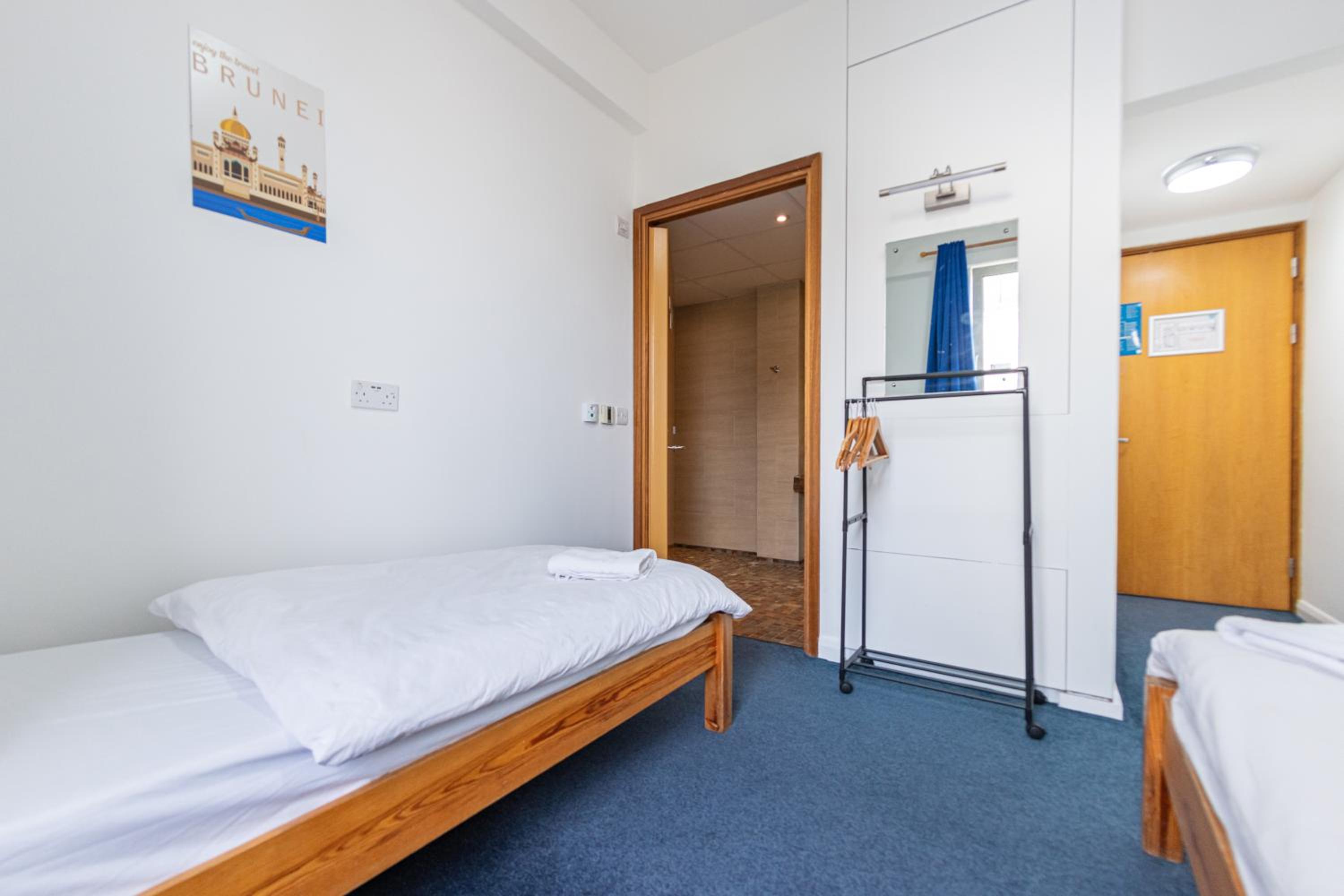 Twin Room - Disability Access photo 2