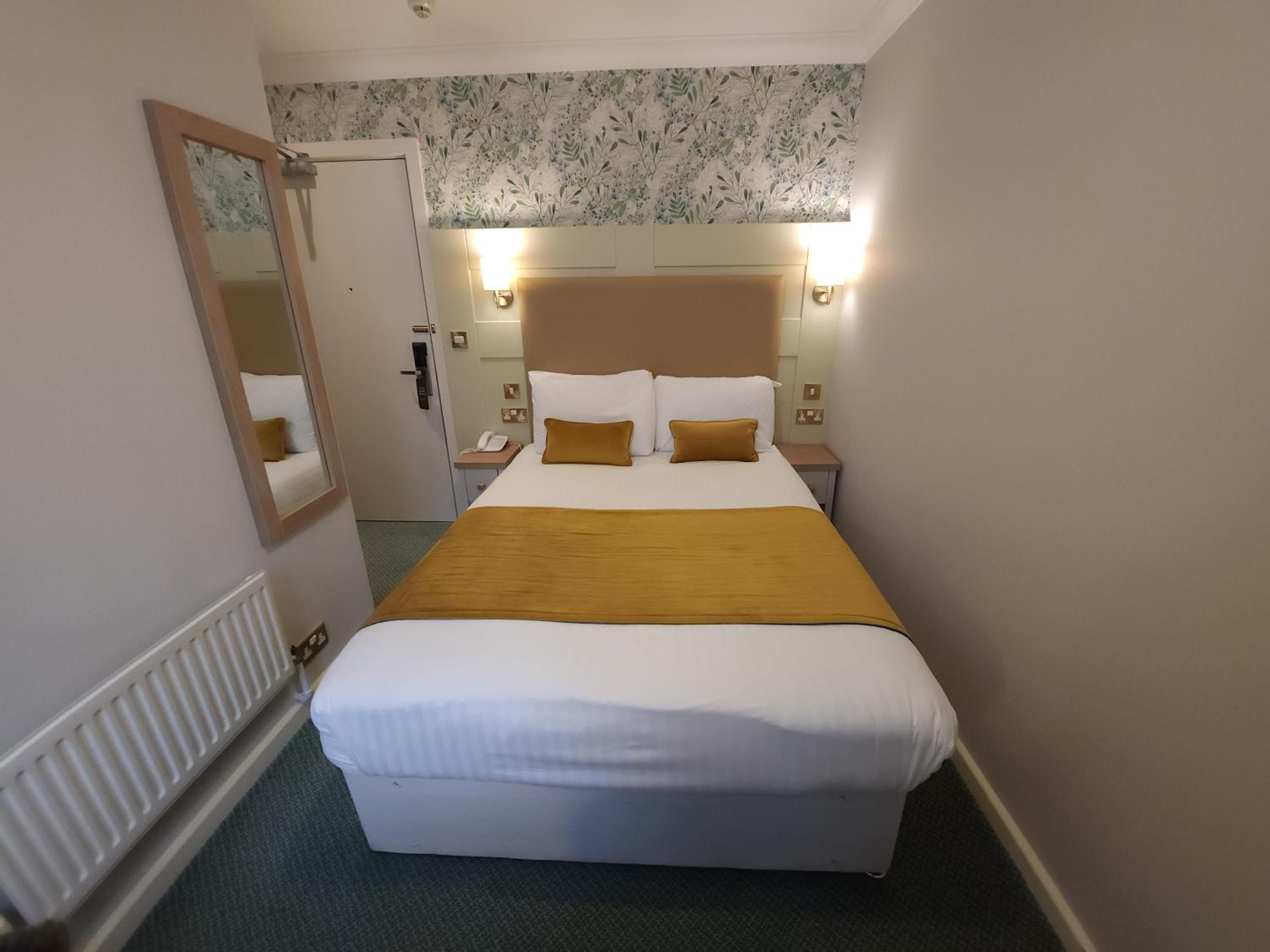 Standard Double Room - Photo 4