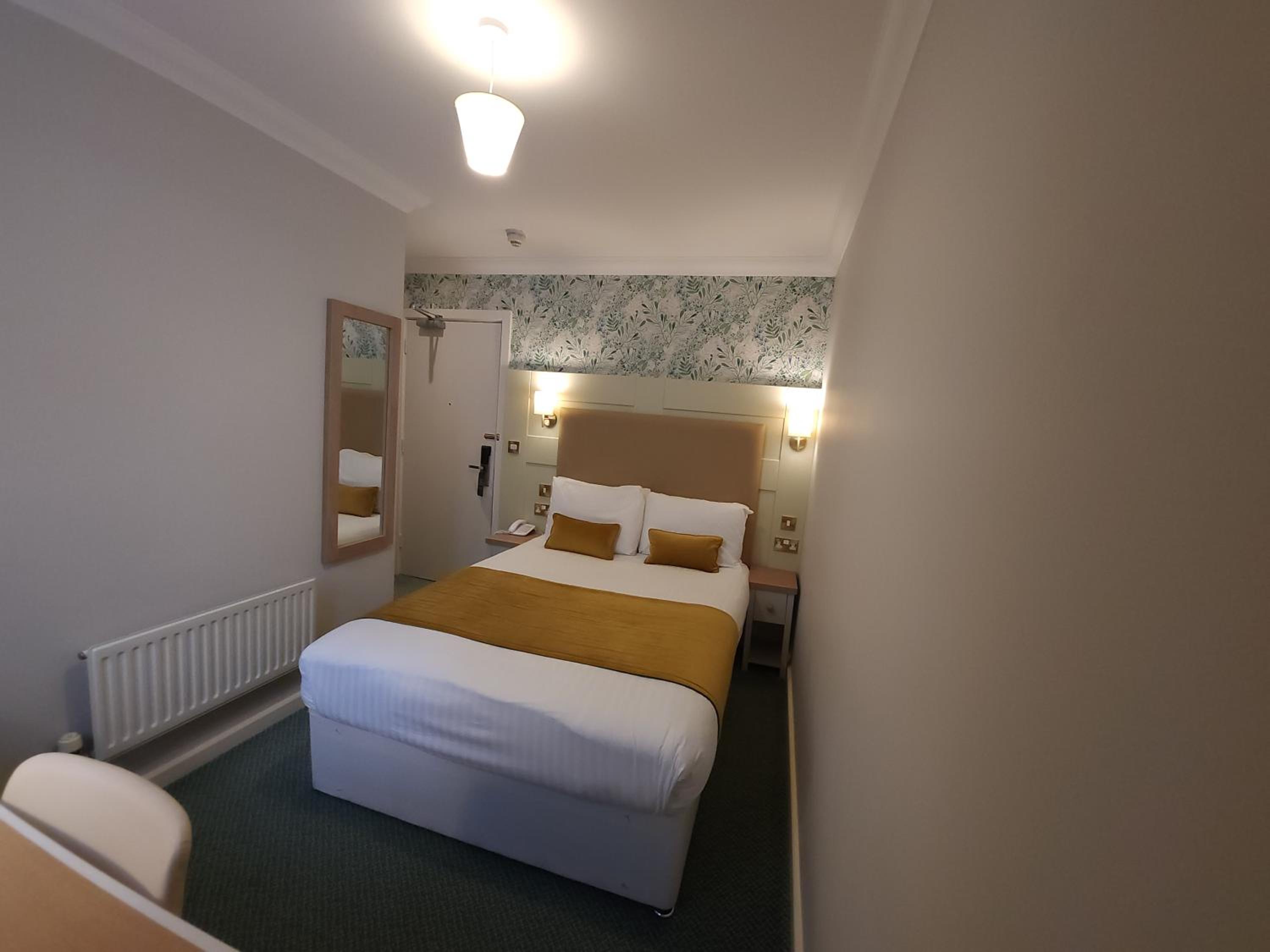Standard Double Room - Photo 5