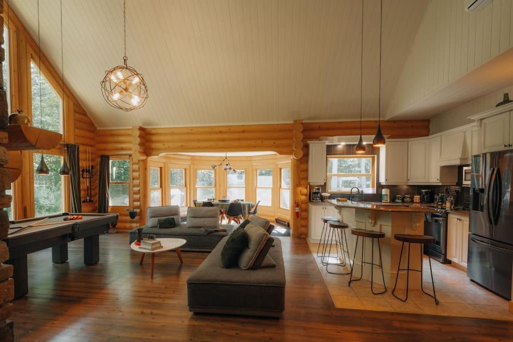 Three-Bedroom Chalet photo 1