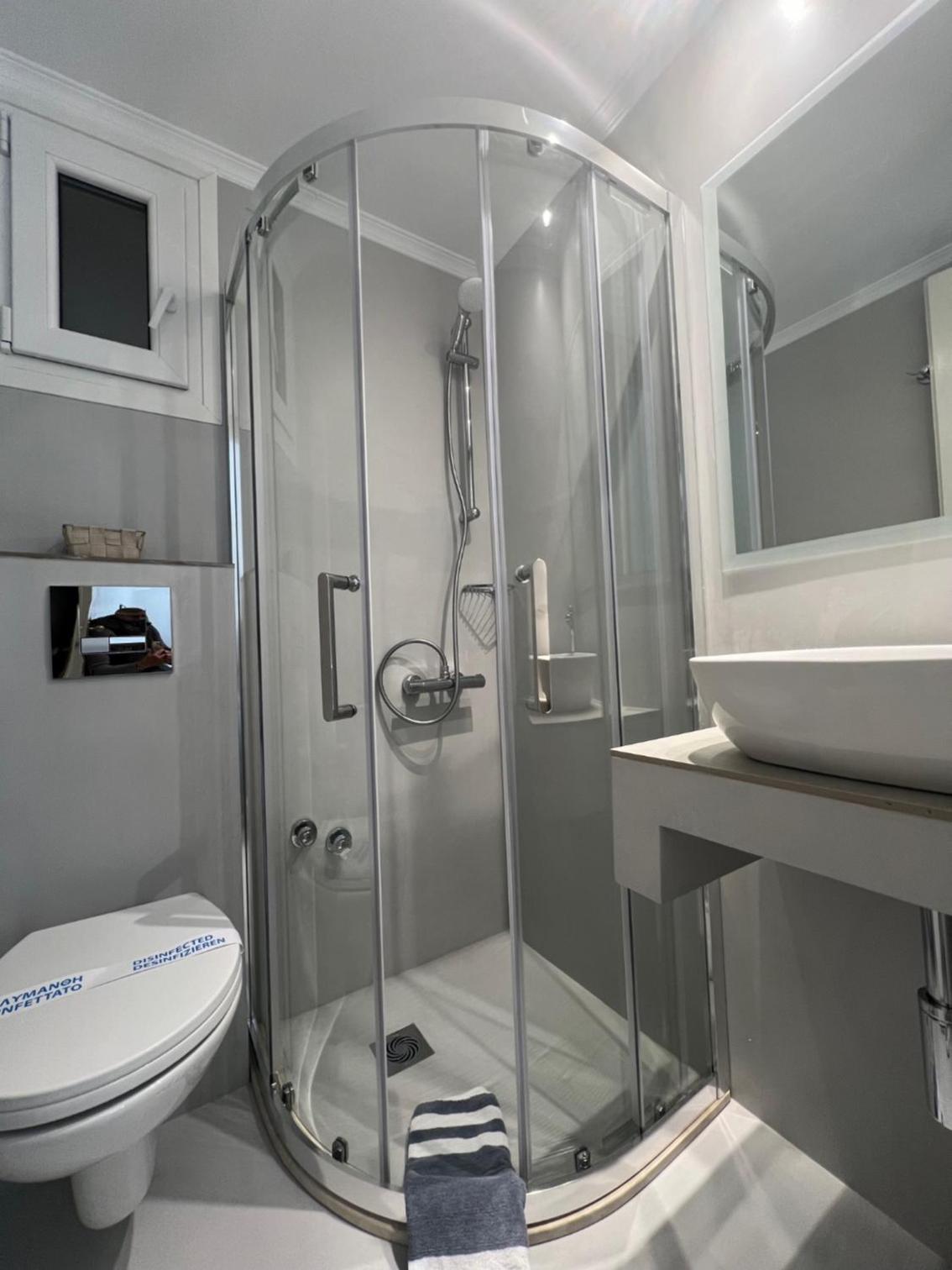 Economy Double Room - Photo 4
