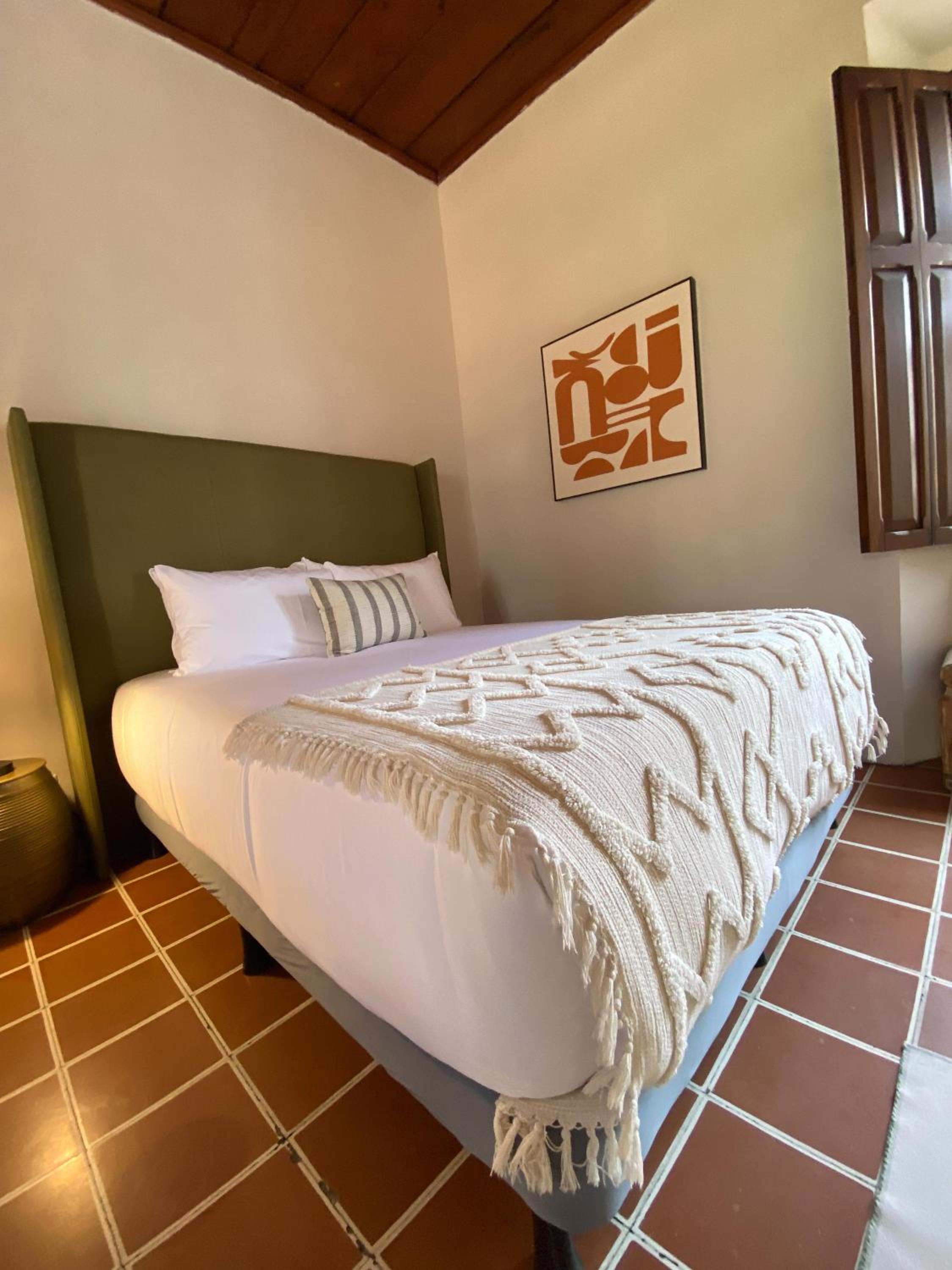 Deluxe Queen Room with Two Queen Beds photo 1