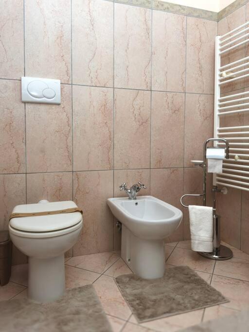 Two-Bedroom Apartment - Photo 19