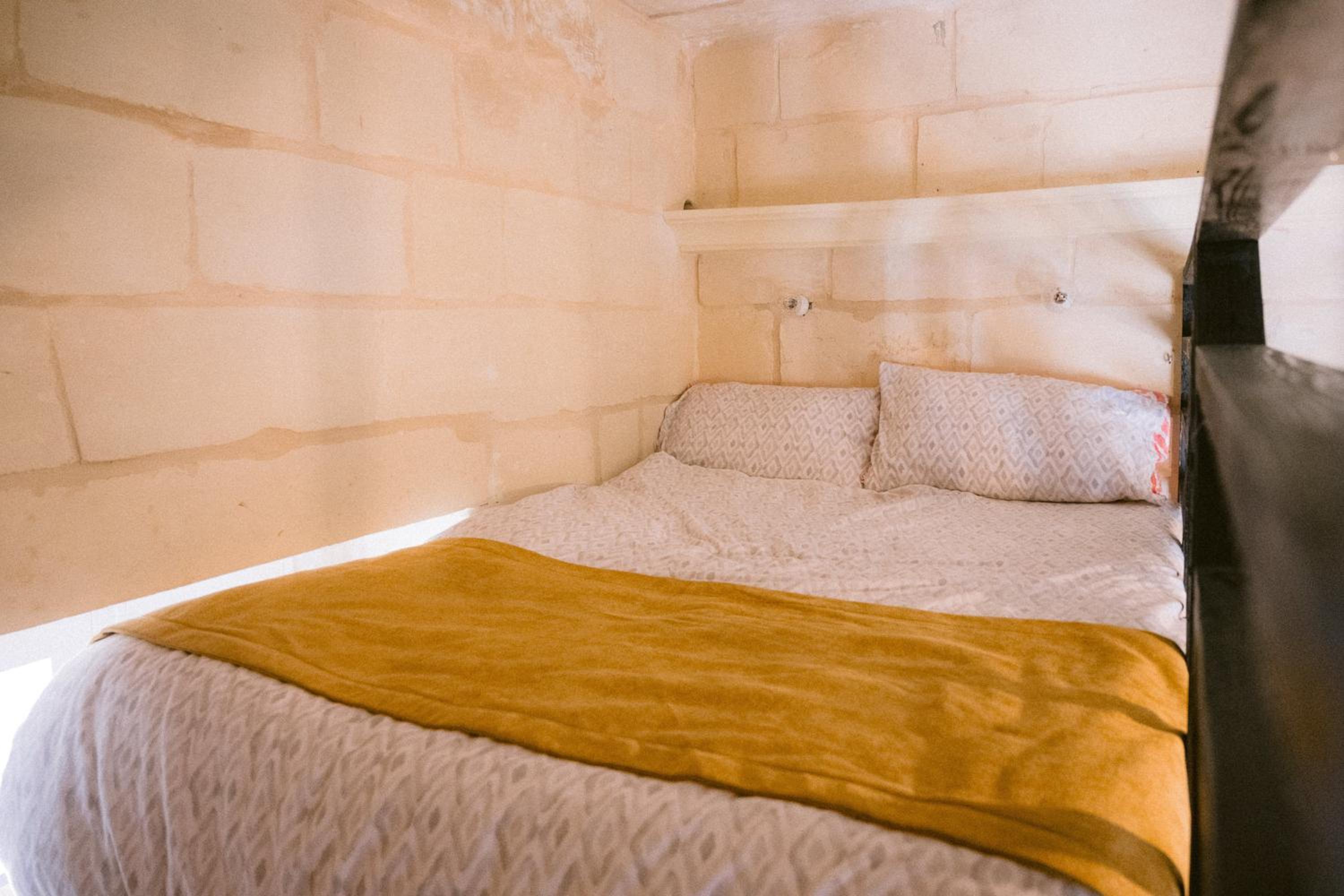 Double Room with Private Bathroom photo 3
