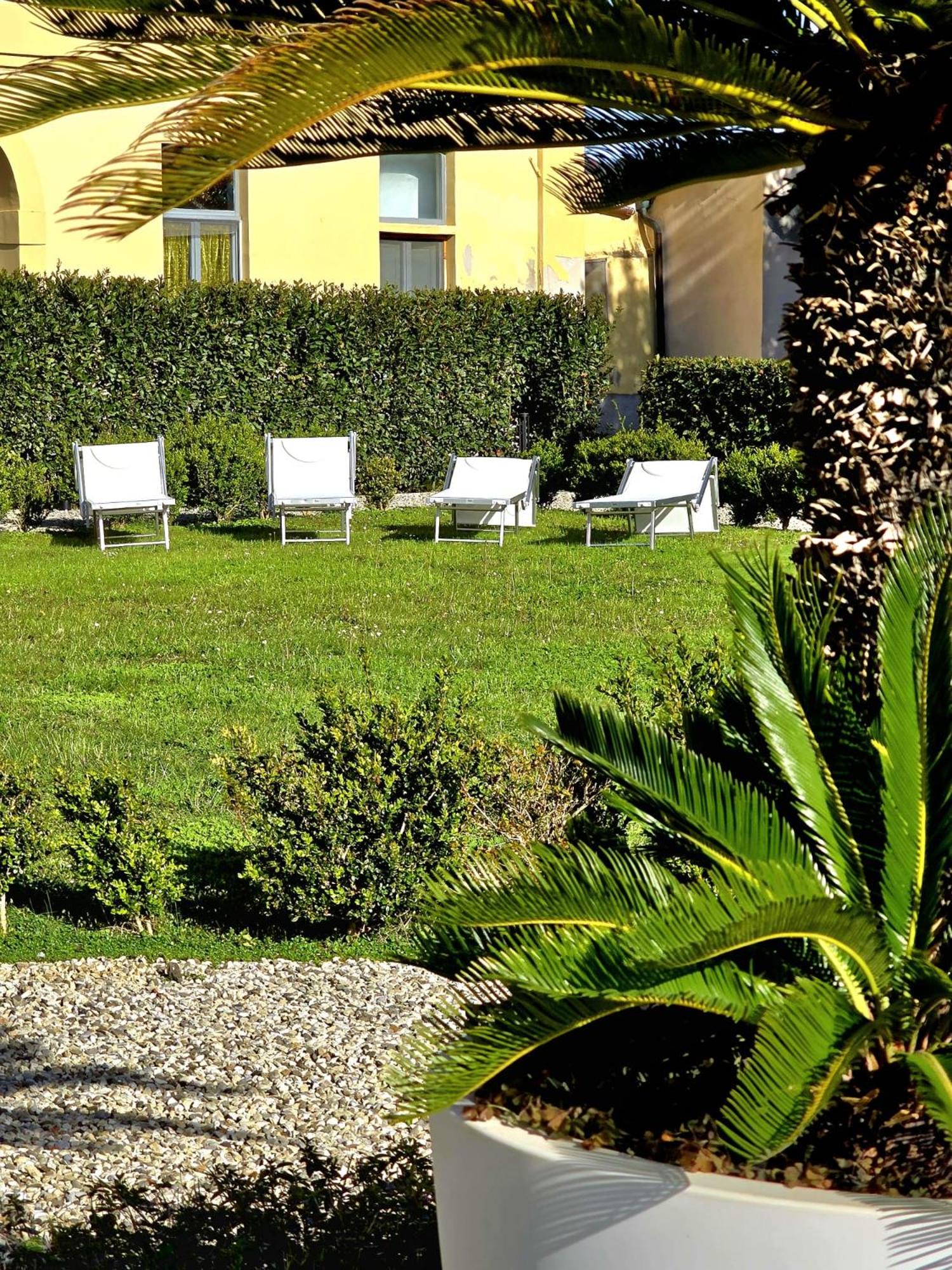 Apartment with Garden View photo 2