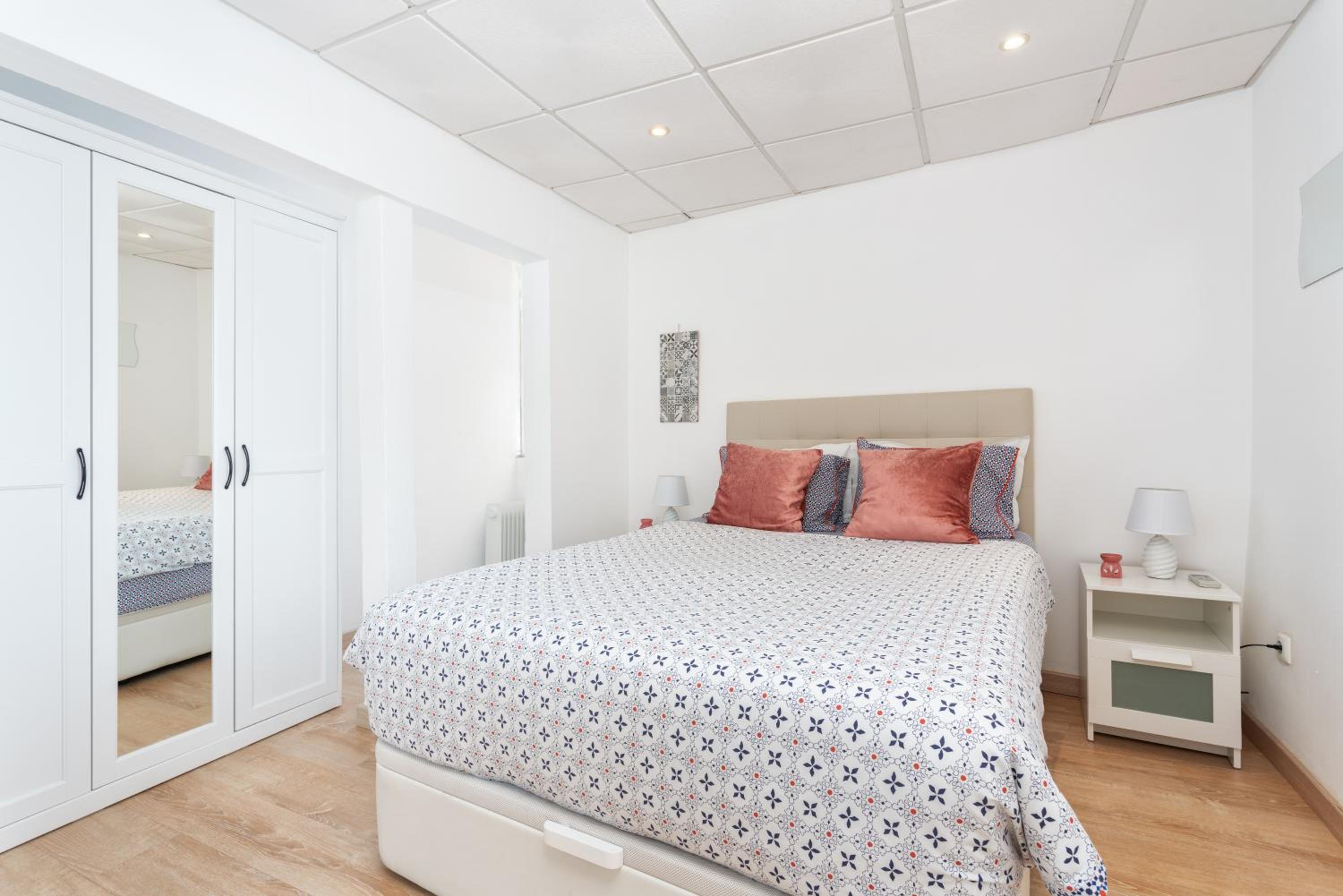Apartment with Sea View - Photo 10