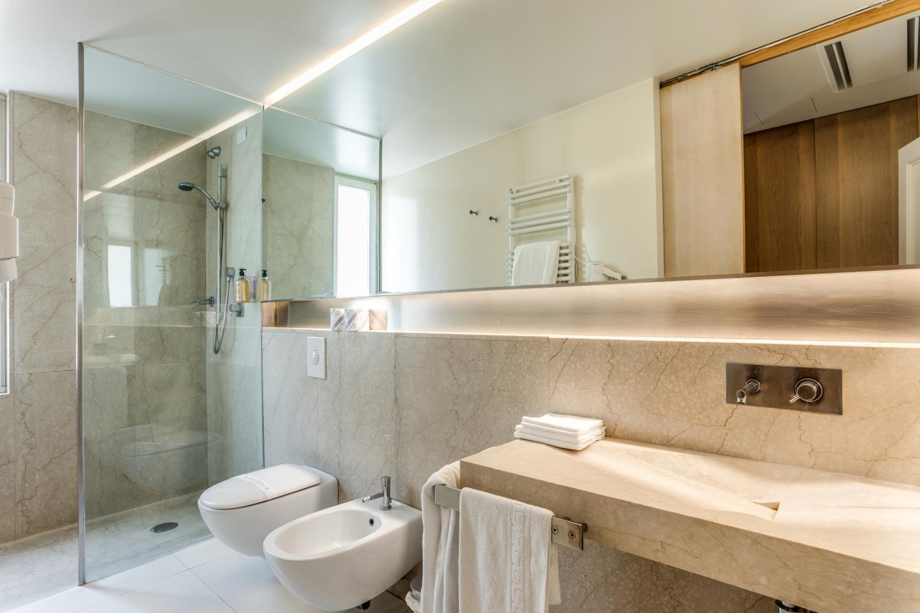 Economy Triple Room - Photo 2