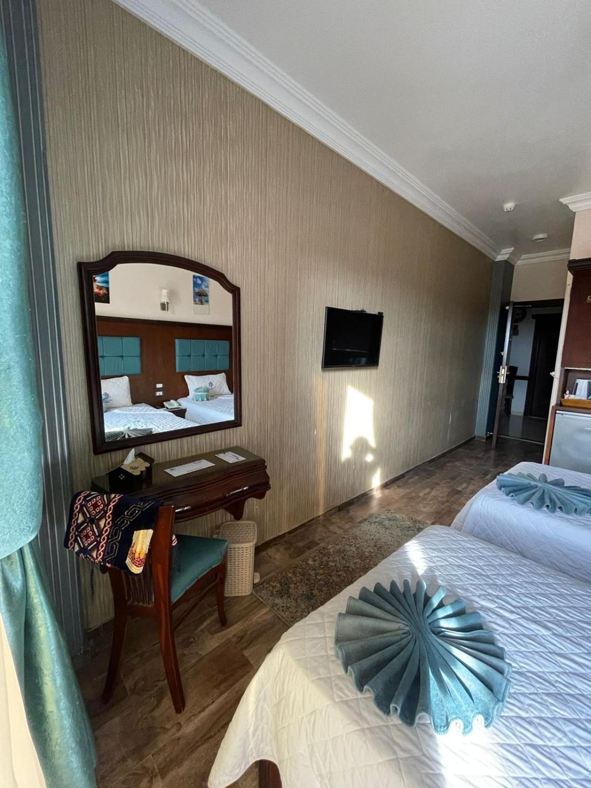 Double Room - Photo 6
