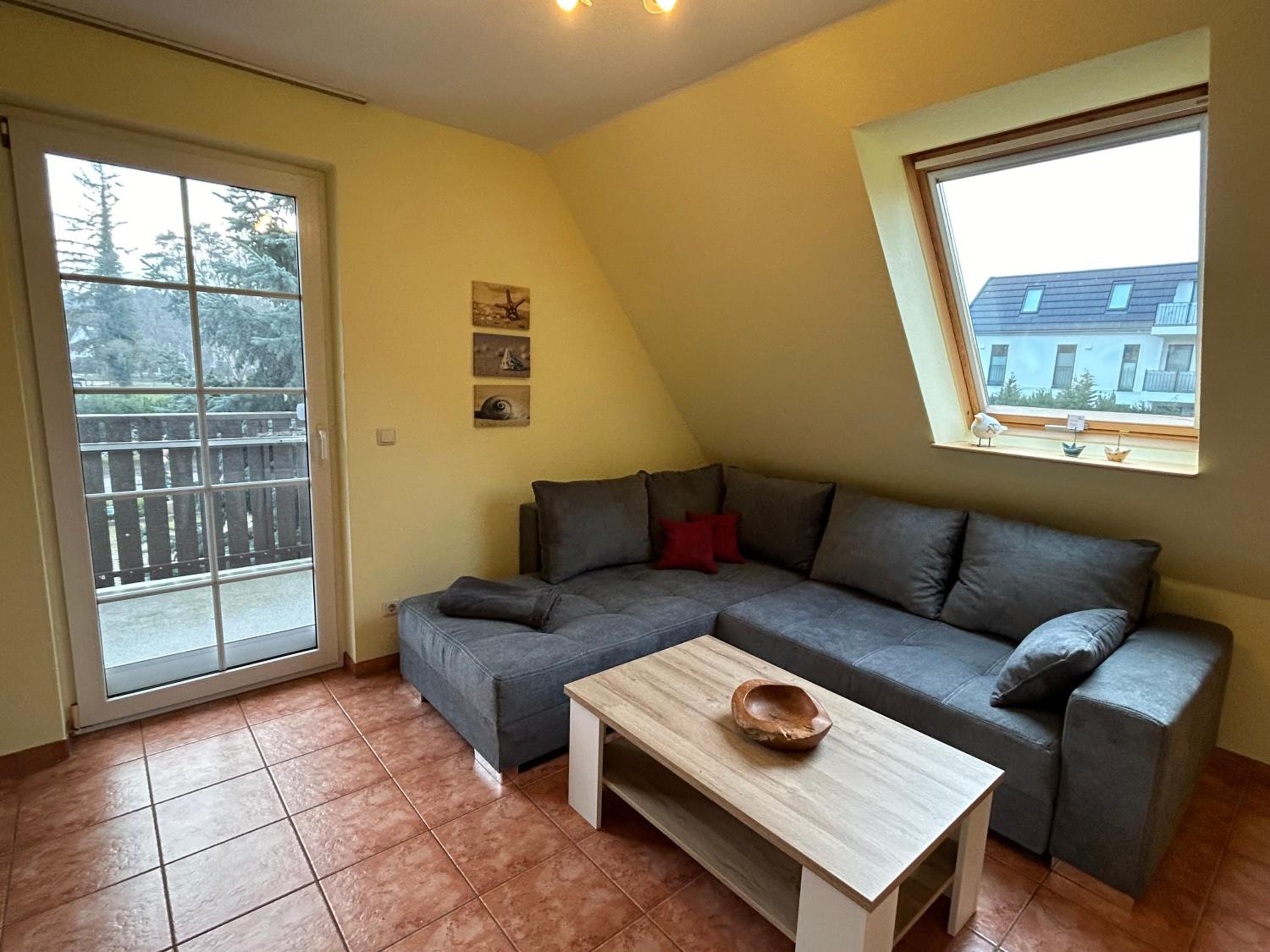 Apartment with Balcony photo 2